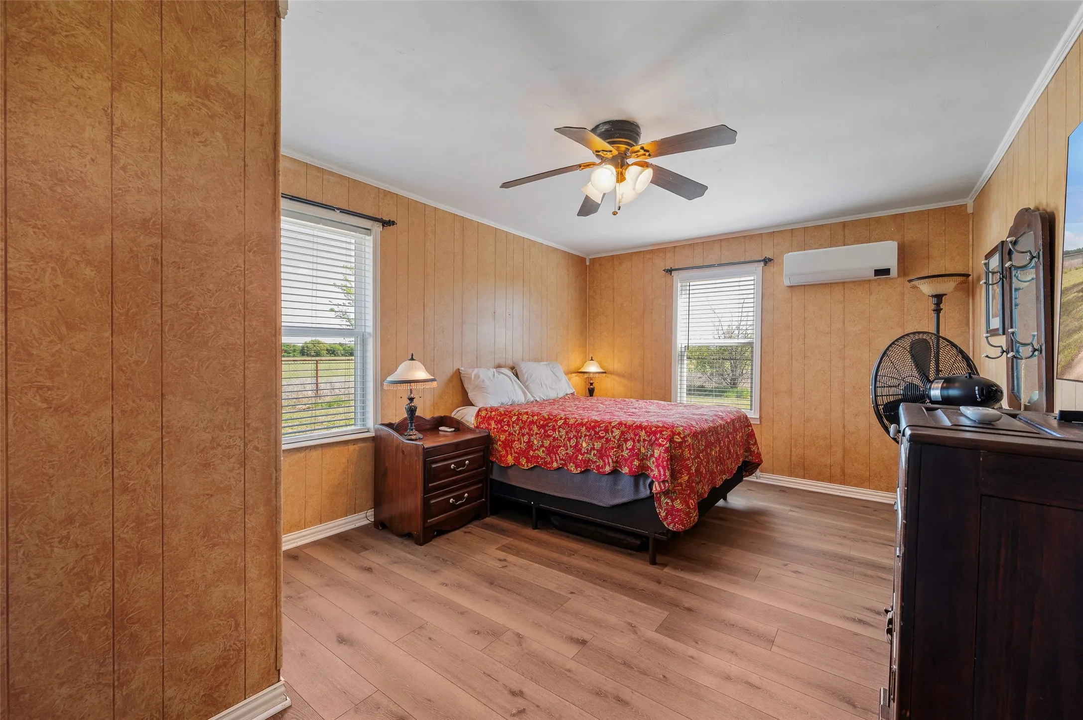 Single Family Residence For Sale in Montague County , 3913 Fm1956, Nocona, Texas 76255, 2 Bedroom, 1 Bathroom, Garage spaces, 1,151 Sqft, built in 1970, mls#21411288, Real Estate Agent in Nocona, Homes For Sale in Montague county, Homes For Sale in Nocona, Realtor in Nocona Texas, Real Estate Brokerage Independent Realty Texas, Luminita Cordes Realtor