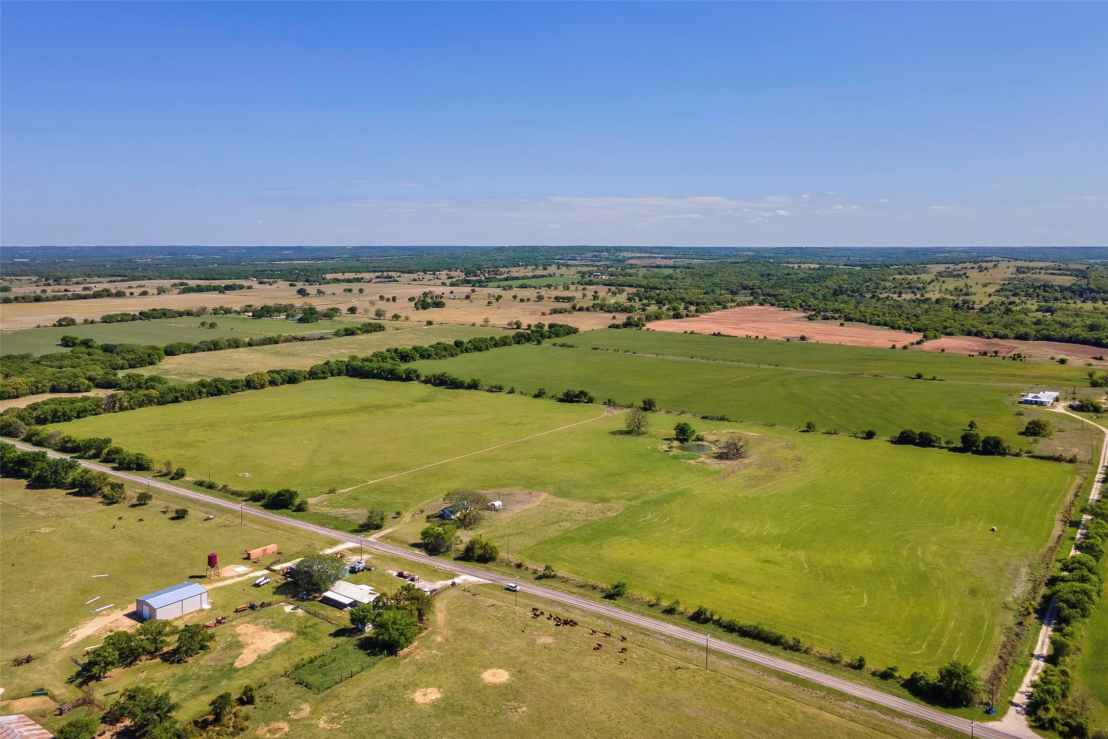 Single Family Residence For Sale in Montague County , 3913 Fm1956, Nocona, Texas 76255, 2 Bedroom, 1 Bathroom, Garage spaces, 1,151 Sqft, built in 1970, mls#21411288, Real Estate Agent in Nocona, Homes For Sale in Montague county, Homes For Sale in Nocona, Realtor in Nocona Texas, Real Estate Brokerage Independent Realty Texas, Luminita Cordes Realtor