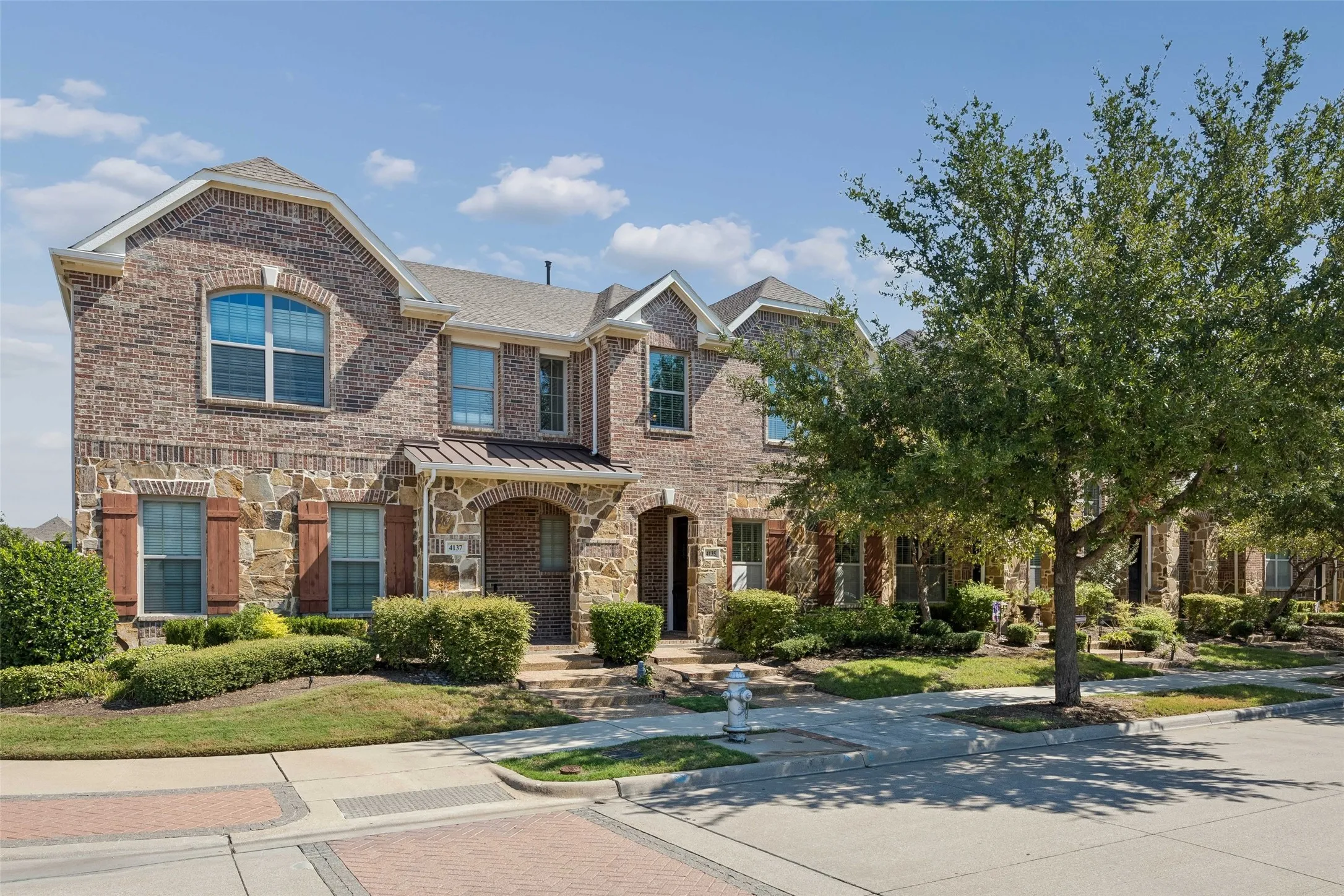 Townhouse For Rent in Tarrant County , 4135 Cascade Sky Drive, Arlington, Texas 76005, 3 Bedroom, 3 Bathroom, 2 Garage spaces, 1,851 Sqft, built in 2014, mls#21409035, Real Estate Agent in Arlington, Homes For Rent in Tarrant county, Homes For Rent in Arlington, Realtor in Arlington Texas, Real Estate Brokerage Independent Realty Texas, Luminita Cordes Realtor