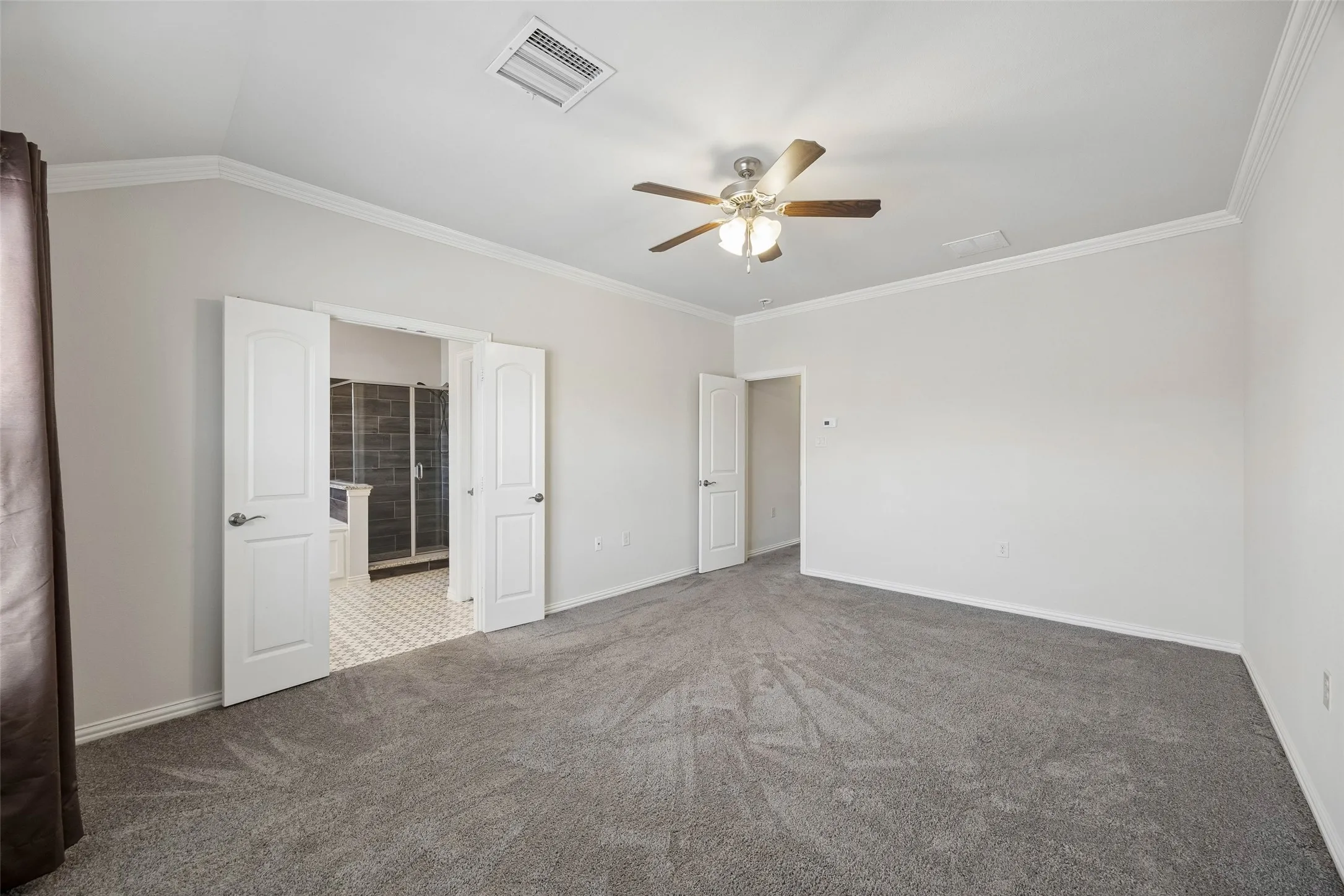 Townhouse For Rent in Tarrant County , 4135 Cascade Sky Drive, Arlington, Texas 76005, 3 Bedroom, 3 Bathroom, 2 Garage spaces, 1,851 Sqft, built in 2014, mls#21409035, Real Estate Agent in Arlington, Homes For Rent in Tarrant county, Homes For Rent in Arlington, Realtor in Arlington Texas, Real Estate Brokerage Independent Realty Texas, Luminita Cordes Realtor