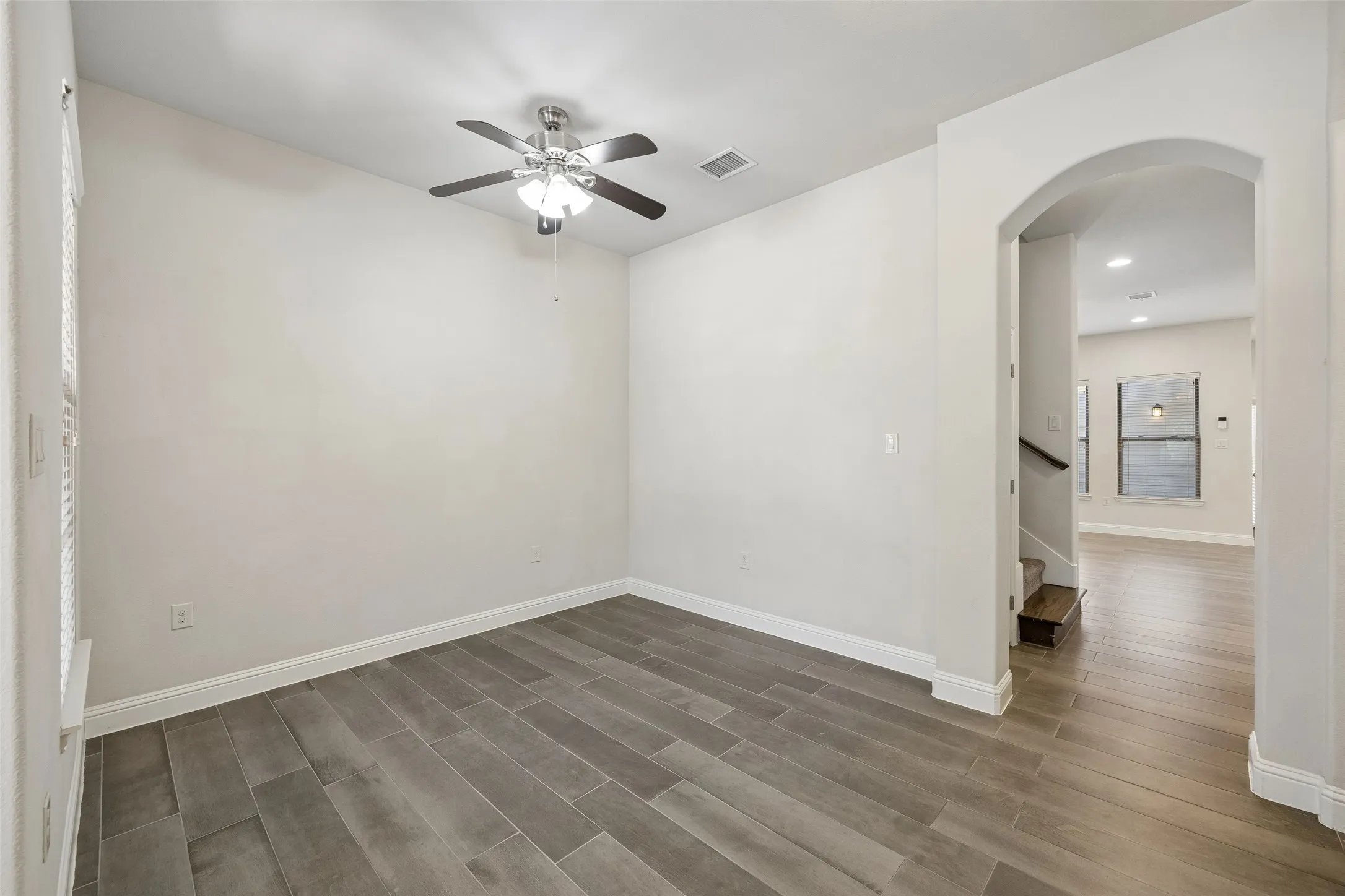 Townhouse For Rent in Tarrant County , 4135 Cascade Sky Drive, Arlington, Texas 76005, 3 Bedroom, 3 Bathroom, 2 Garage spaces, 1,851 Sqft, built in 2014, mls#21409035, Real Estate Agent in Arlington, Homes For Rent in Tarrant county, Homes For Rent in Arlington, Realtor in Arlington Texas, Real Estate Brokerage Independent Realty Texas, Luminita Cordes Realtor