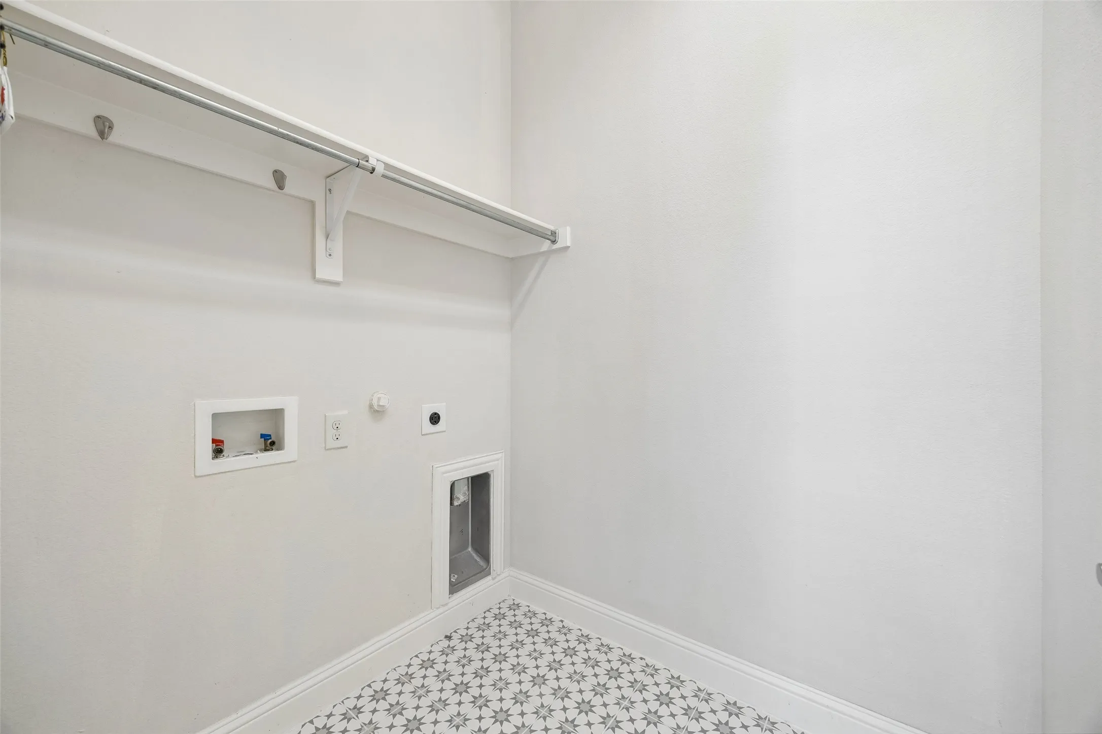 Townhouse For Rent in Tarrant County , 4135 Cascade Sky Drive, Arlington, Texas 76005, 3 Bedroom, 3 Bathroom, 2 Garage spaces, 1,851 Sqft, built in 2014, mls#21409035, Real Estate Agent in Arlington, Homes For Rent in Tarrant county, Homes For Rent in Arlington, Realtor in Arlington Texas, Real Estate Brokerage Independent Realty Texas, Luminita Cordes Realtor