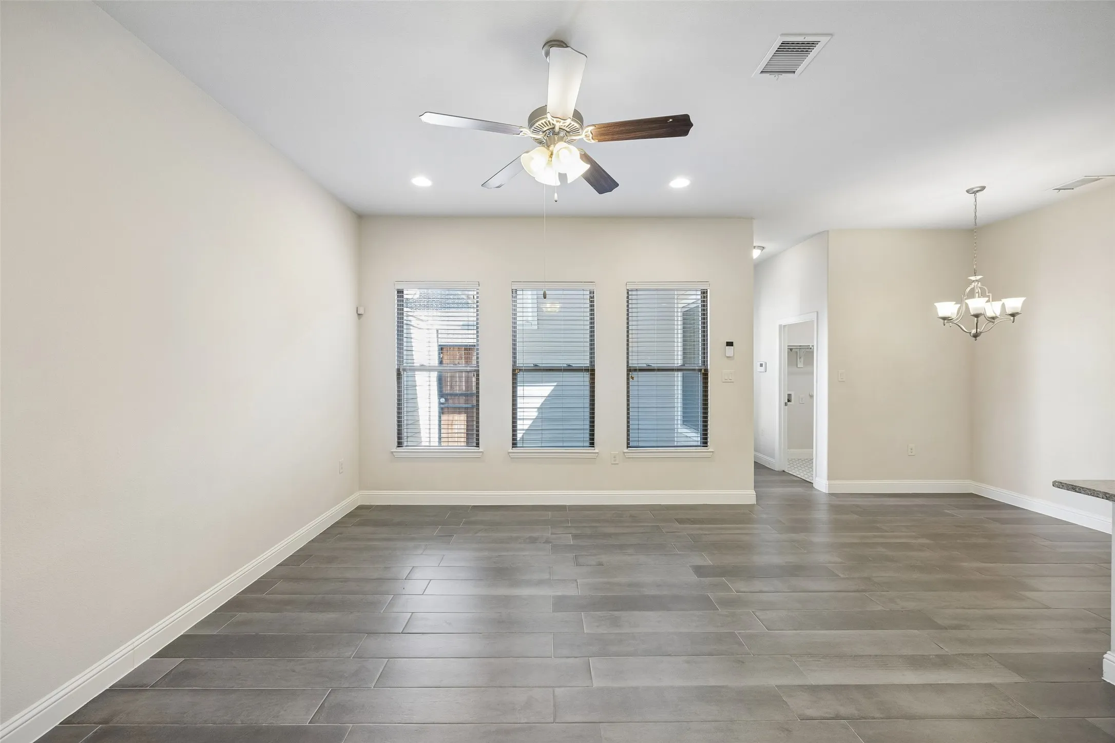 Townhouse For Rent in Tarrant County , 4135 Cascade Sky Drive, Arlington, Texas 76005, 3 Bedroom, 3 Bathroom, 2 Garage spaces, 1,851 Sqft, built in 2014, mls#21409035, Real Estate Agent in Arlington, Homes For Rent in Tarrant county, Homes For Rent in Arlington, Realtor in Arlington Texas, Real Estate Brokerage Independent Realty Texas, Luminita Cordes Realtor