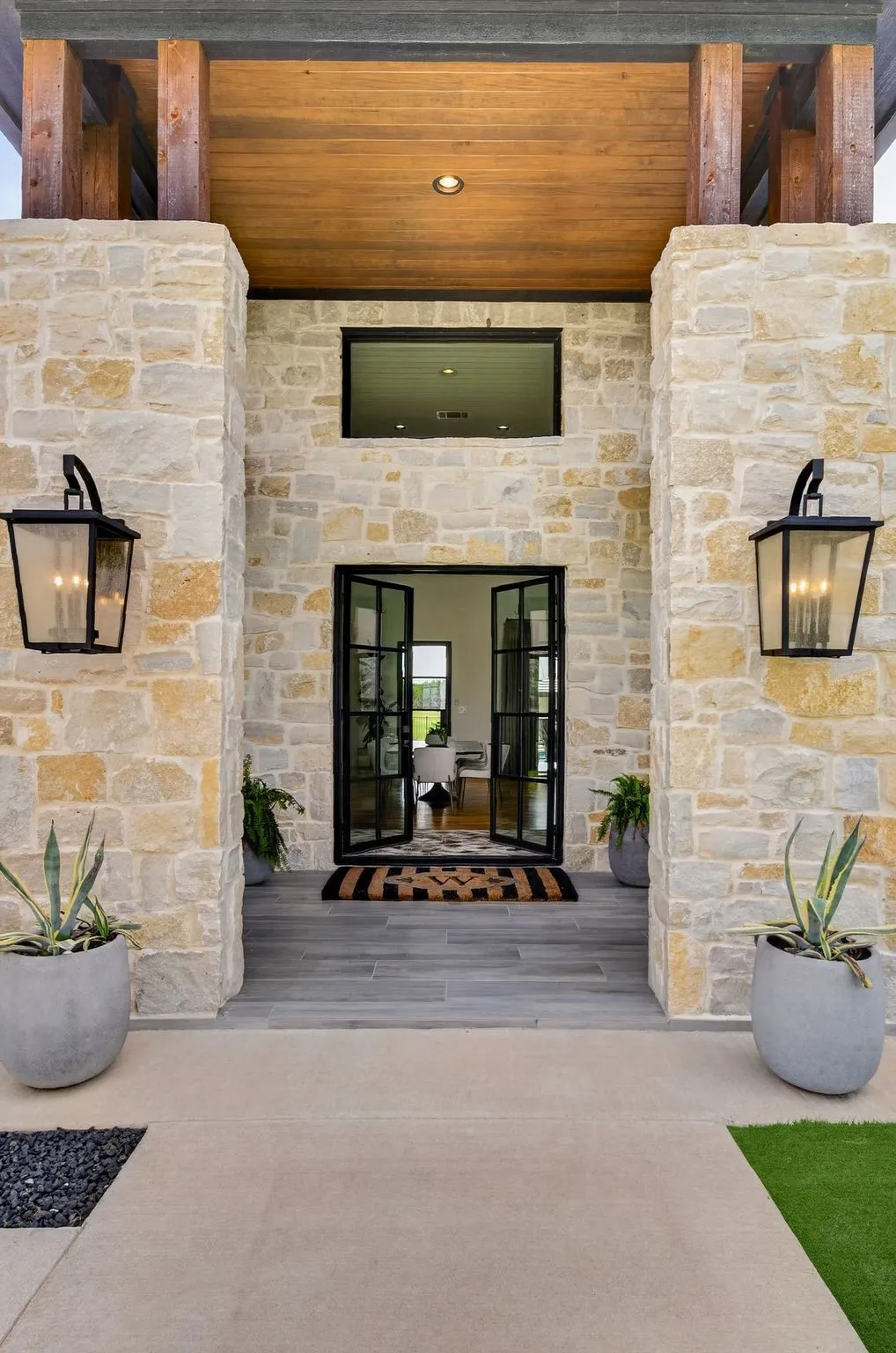 Single Family Residence For Sale in Johnson County , 2145 CR 1227, Cleburne, Texas 76033, 3 Bedroom, 4 Bathroom, 2 Garage spaces, 4,135 Sqft, built in 2021, mls#21411263, Real Estate Agent in Cleburne, Homes For Sale in Johnson county, Homes For Sale in Cleburne, Realtor in Cleburne Texas, Real Estate Brokerage Independent Realty Texas, Luminita Cordes Realtor