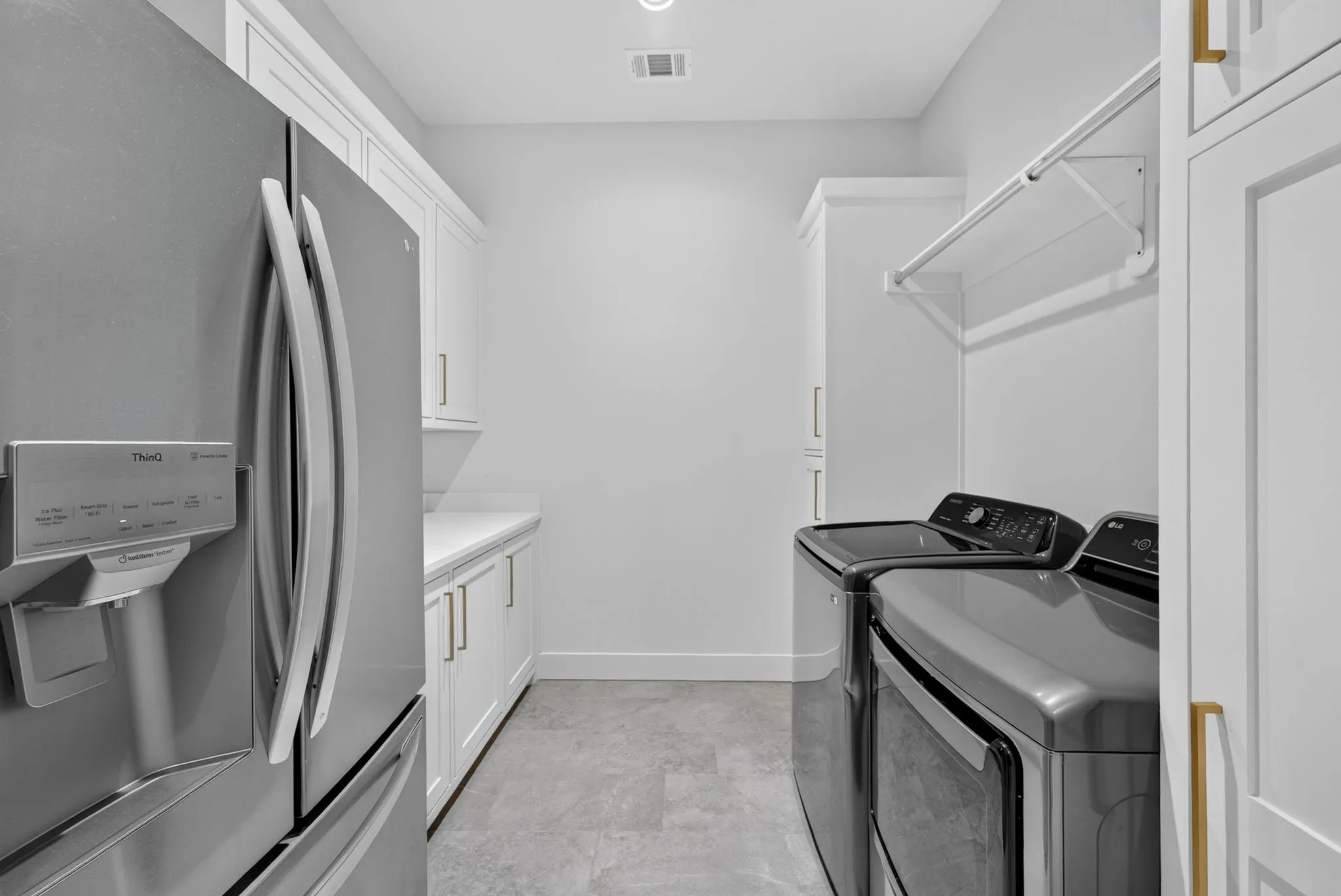 Single Family Residence For Sale in Johnson County , 2145 CR 1227, Cleburne, Texas 76033, 3 Bedroom, 4 Bathroom, 2 Garage spaces, 4,135 Sqft, built in 2021, mls#21411263, Real Estate Agent in Cleburne, Homes For Sale in Johnson county, Homes For Sale in Cleburne, Realtor in Cleburne Texas, Real Estate Brokerage Independent Realty Texas, Luminita Cordes Realtor