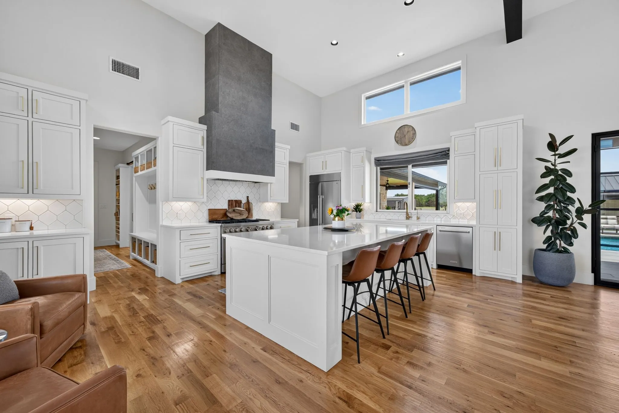 Single Family Residence For Sale in Johnson County , 2145 CR 1227, Cleburne, Texas 76033, 3 Bedroom, 4 Bathroom, 2 Garage spaces, 4,135 Sqft, built in 2021, mls#21411263, Real Estate Agent in Cleburne, Homes For Sale in Johnson county, Homes For Sale in Cleburne, Realtor in Cleburne Texas, Real Estate Brokerage Independent Realty Texas, Luminita Cordes Realtor