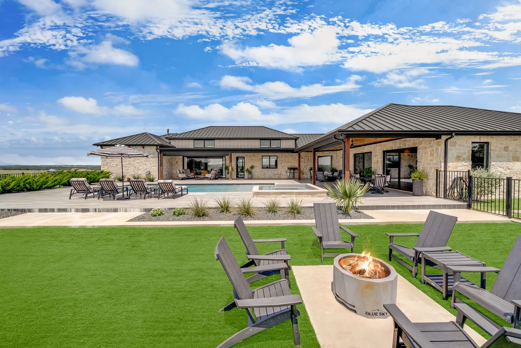 Single Family Residence For Sale in Johnson County , 2145 CR 1227, Cleburne, Texas 76033, 3 Bedroom, 4 Bathroom, 2 Garage spaces, 4,135 Sqft, built in 2021, mls#21411263, Real Estate Agent in Cleburne, Homes For Sale in Johnson county, Homes For Sale in Cleburne, Realtor in Cleburne Texas, Real Estate Brokerage Independent Realty Texas, Luminita Cordes Realtor