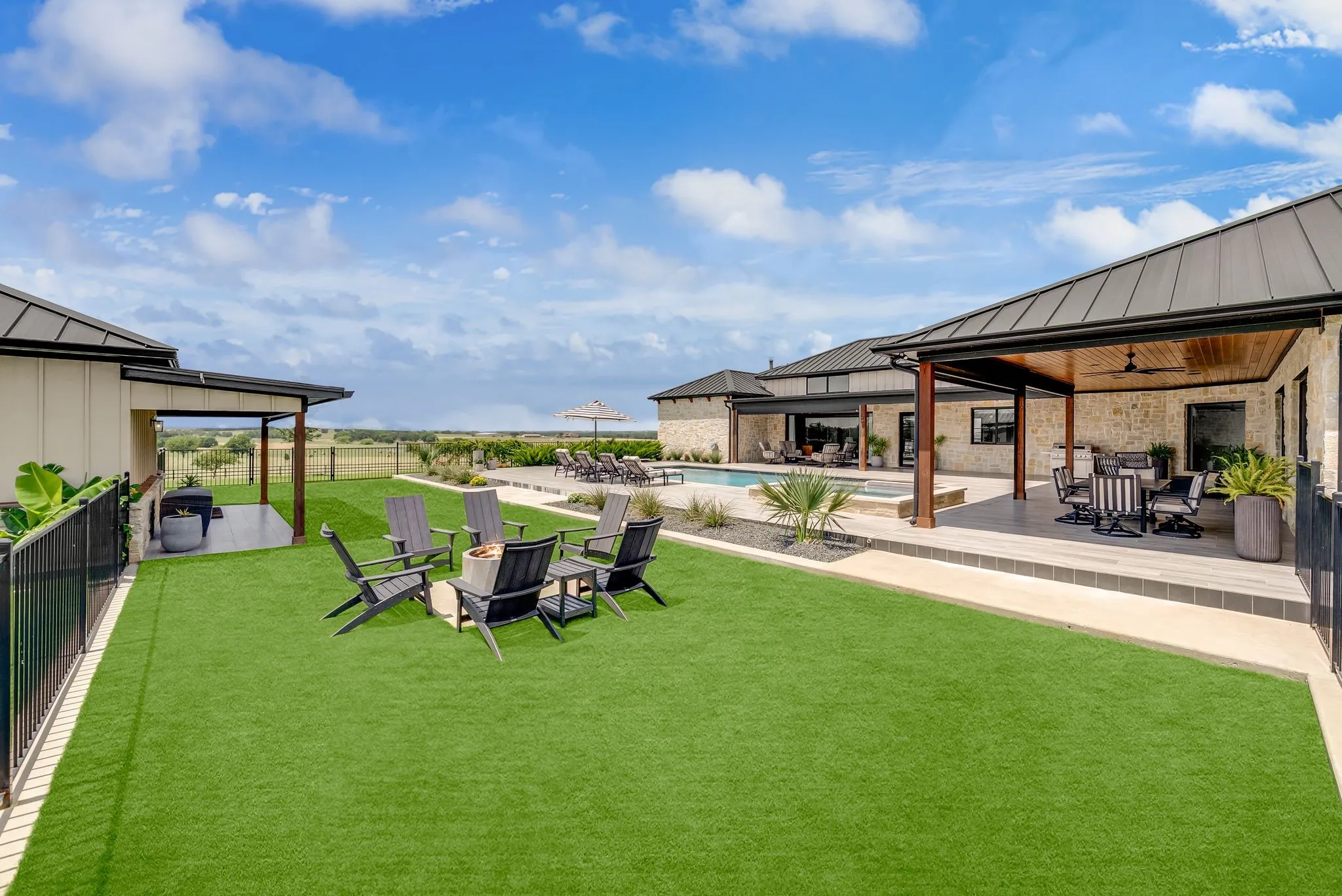 Single Family Residence For Sale in Johnson County , 2145 CR 1227, Cleburne, Texas 76033, 3 Bedroom, 4 Bathroom, 2 Garage spaces, 4,135 Sqft, built in 2021, mls#21411263, Real Estate Agent in Cleburne, Homes For Sale in Johnson county, Homes For Sale in Cleburne, Realtor in Cleburne Texas, Real Estate Brokerage Independent Realty Texas, Luminita Cordes Realtor
