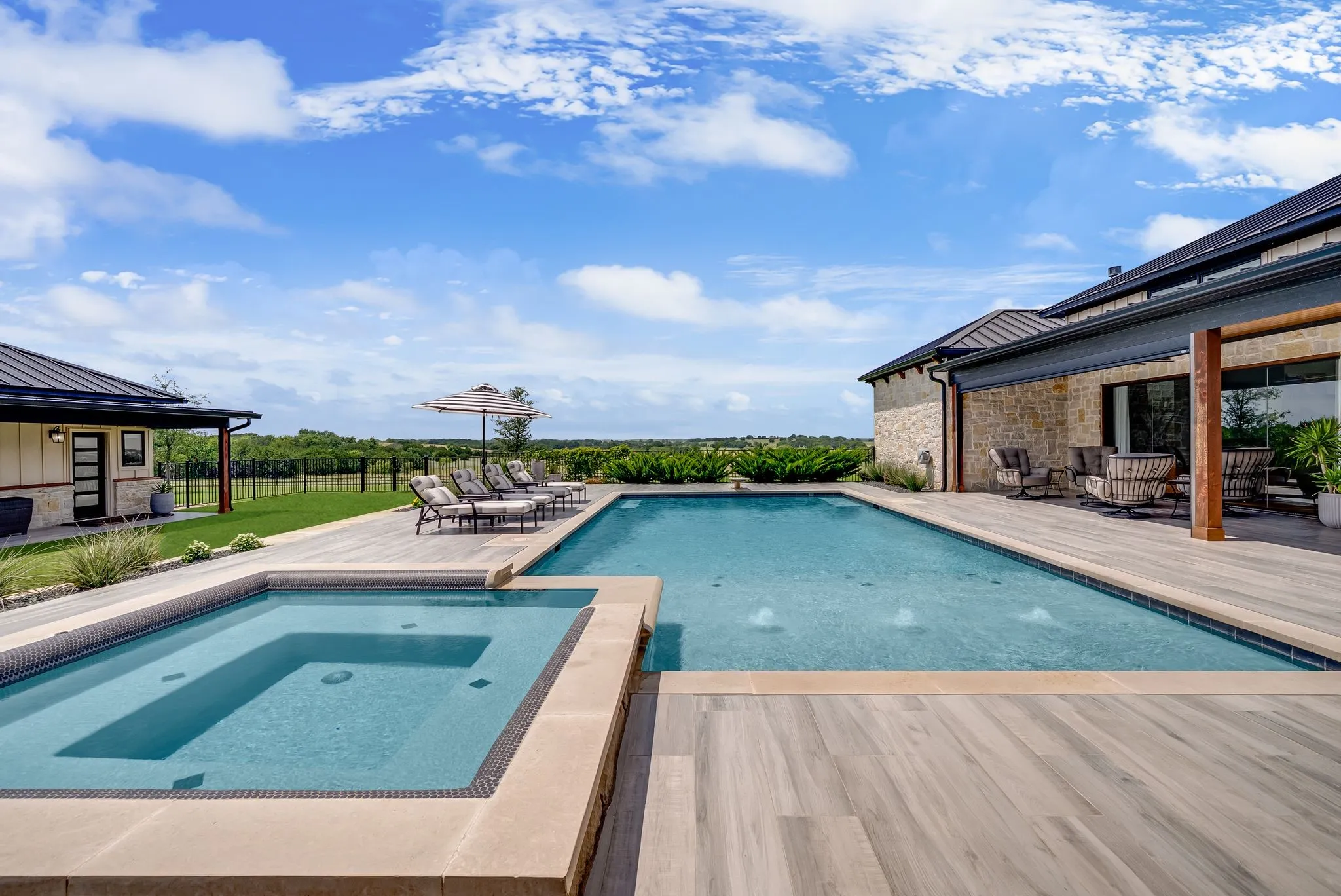 Single Family Residence For Sale in Johnson County , 2145 CR 1227, Cleburne, Texas 76033, 3 Bedroom, 4 Bathroom, 2 Garage spaces, 4,135 Sqft, built in 2021, mls#21411263, Real Estate Agent in Cleburne, Homes For Sale in Johnson county, Homes For Sale in Cleburne, Realtor in Cleburne Texas, Real Estate Brokerage Independent Realty Texas, Luminita Cordes Realtor