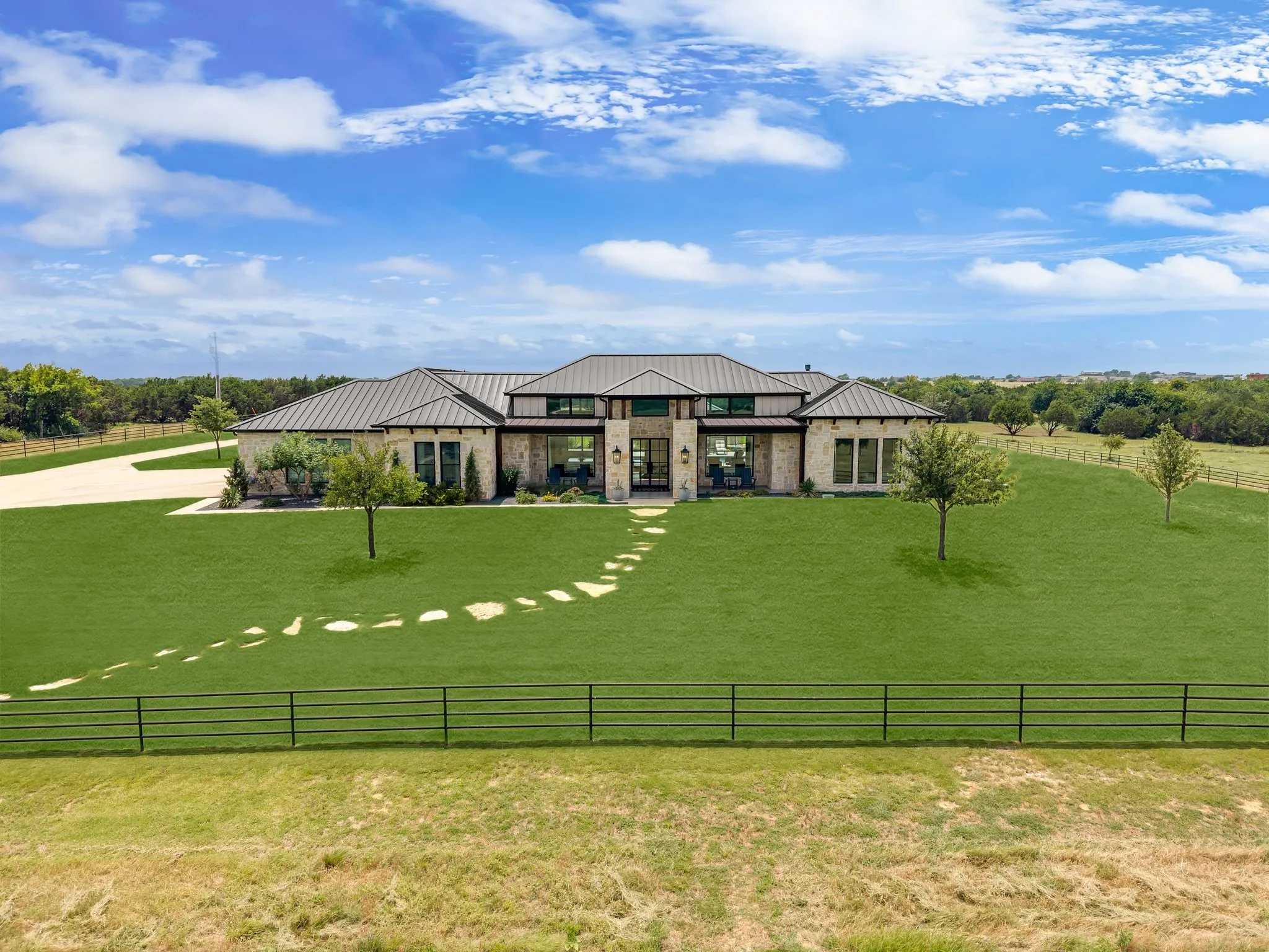 Single Family Residence For Sale in Johnson County , 2145 CR 1227, Cleburne, Texas 76033, 3 Bedroom, 4 Bathroom, 2 Garage spaces, 4,135 Sqft, built in 2021, mls#21411263, Real Estate Agent in Cleburne, Homes For Sale in Johnson county, Homes For Sale in Cleburne, Realtor in Cleburne Texas, Real Estate Brokerage Independent Realty Texas, Luminita Cordes Realtor