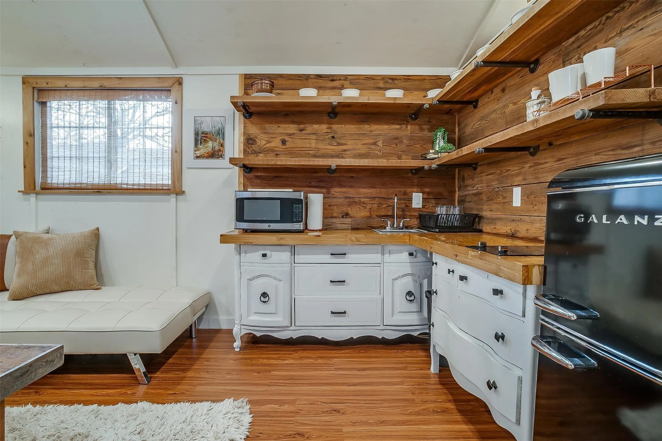 Apartment For Rent in Johnson County , 1809 Whispering Oaks Street B, Burleson, Texas 76028, 1 Bedroom, 1 Bathroom, Garage spaces, 288 Sqft, built in 2022, mls#21411302, Real Estate Agent in Burleson, Homes For Rent in Johnson county, Homes For Rent in Burleson, Realtor in Burleson Texas, Real Estate Brokerage Independent Realty Texas, Luminita Cordes Realtor