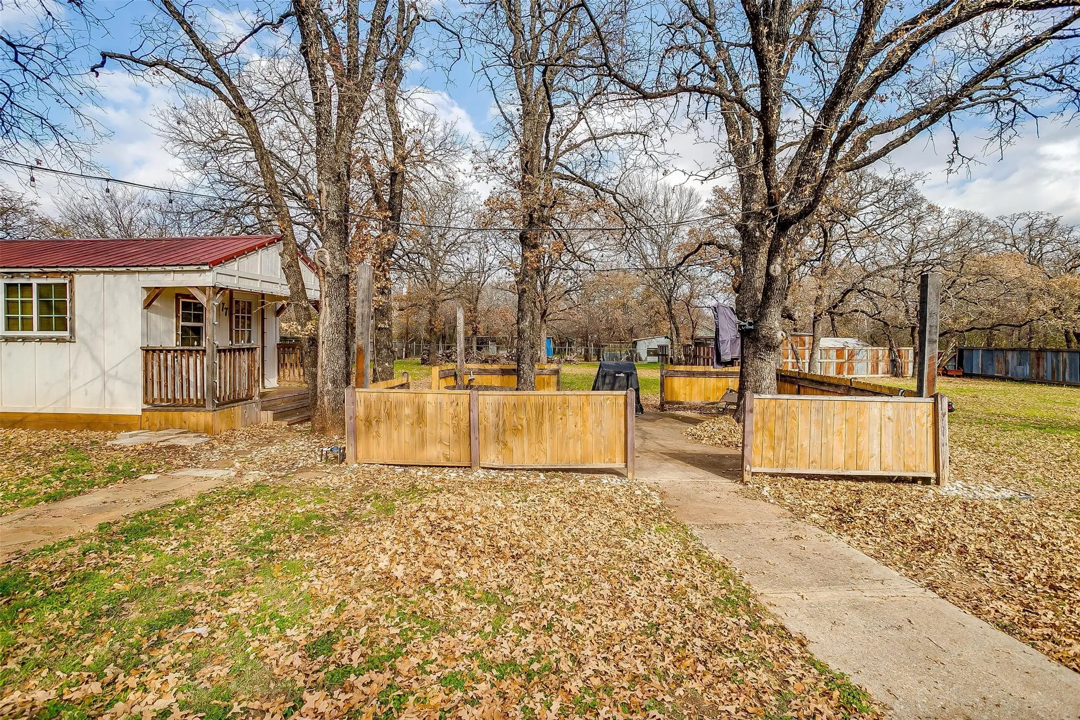 Apartment For Rent in Johnson County , 1809 Whispering Oaks Street B, Burleson, Texas 76028, 1 Bedroom, 1 Bathroom, Garage spaces, 288 Sqft, built in 2022, mls#21411302, Real Estate Agent in Burleson, Homes For Rent in Johnson county, Homes For Rent in Burleson, Realtor in Burleson Texas, Real Estate Brokerage Independent Realty Texas, Luminita Cordes Realtor