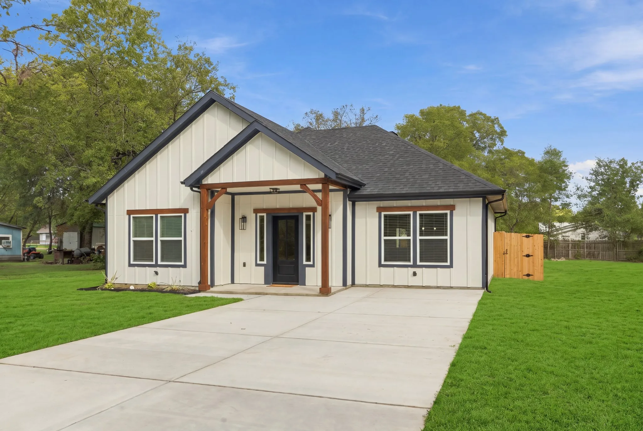 Single Family Residence For Sale in Navarro County , 1400 W 12Th Avenue, Corsicana, Texas 75110, 3 Bedroom, 2 Bathroom, Garage spaces, 1,457 Sqft, built in 2026, mls#21411284, Real Estate Agent in Corsicana, Homes For Sale in Navarro county, Homes For Sale in Corsicana, Realtor in Corsicana Texas, Real Estate Brokerage Independent Realty Texas, Luminita Cordes Realtor