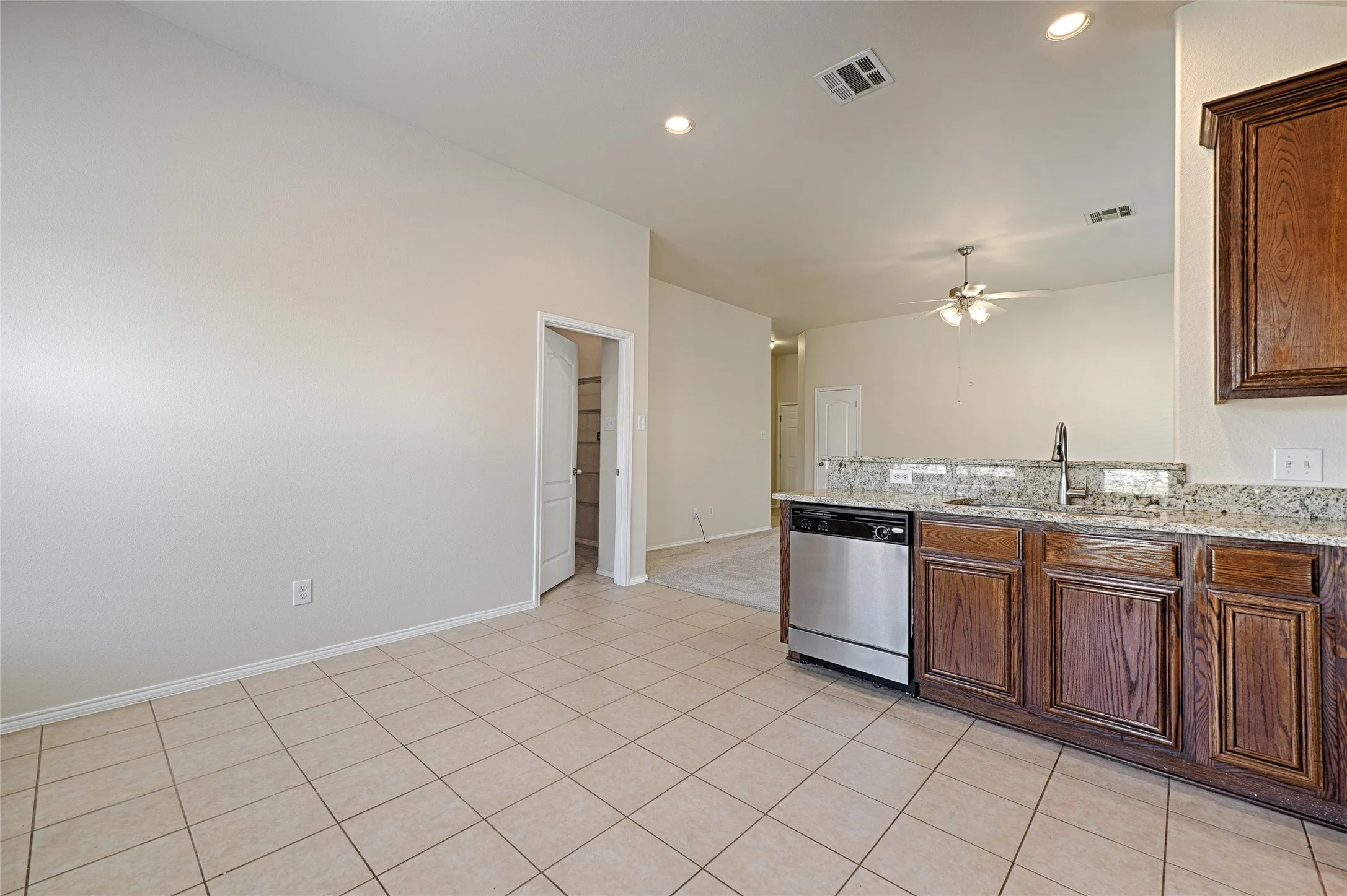 Single Family Residence For Sale in Collin County , 1200 Pine Forest Drive, Princeton, Texas 75407, 3 Bedroom, 2 Bathroom, 2 Garage spaces, 1,324 Sqft, built in 2010, mls#21410604, Real Estate Agent in Princeton, Homes For Sale in Collin county, Homes For Sale in Princeton, Realtor in Princeton Texas, Real Estate Brokerage Independent Realty Texas, Luminita Cordes Realtor