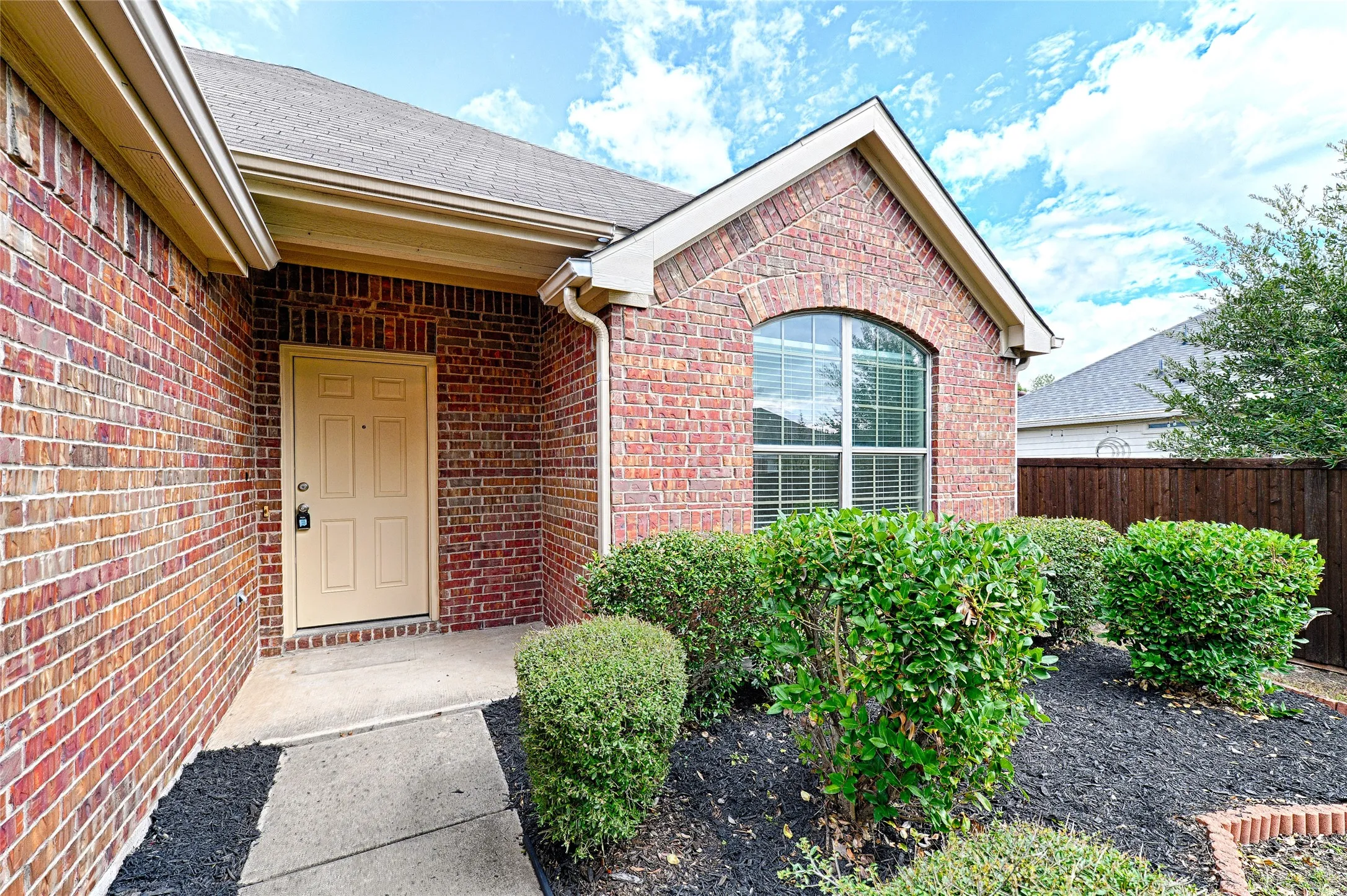 Single Family Residence For Sale in Collin County , 1200 Pine Forest Drive, Princeton, Texas 75407, 3 Bedroom, 2 Bathroom, 2 Garage spaces, 1,324 Sqft, built in 2010, mls#21410604, Real Estate Agent in Princeton, Homes For Sale in Collin county, Homes For Sale in Princeton, Realtor in Princeton Texas, Real Estate Brokerage Independent Realty Texas, Luminita Cordes Realtor