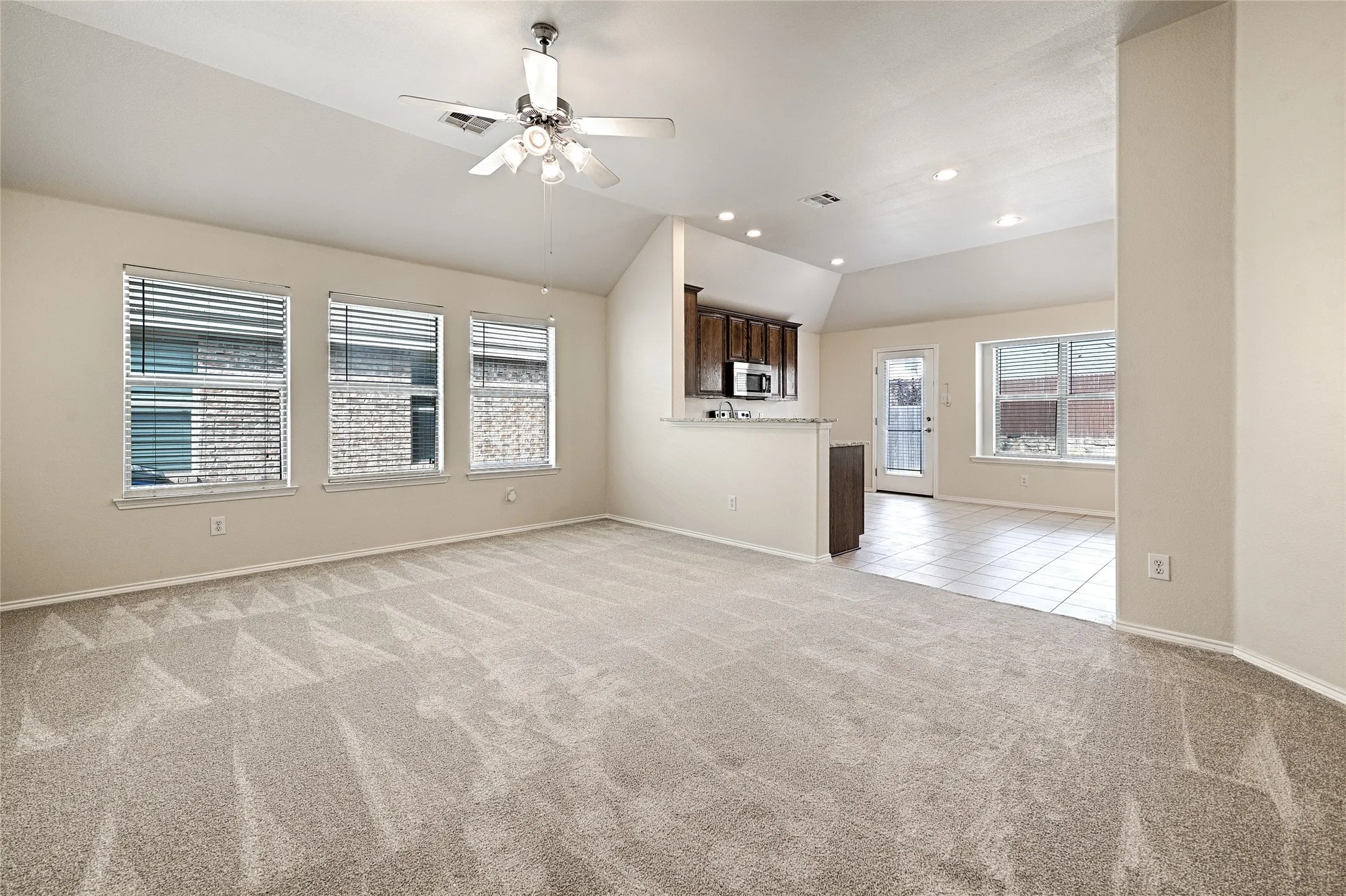 Single Family Residence For Sale in Collin County , 1200 Pine Forest Drive, Princeton, Texas 75407, 3 Bedroom, 2 Bathroom, 2 Garage spaces, 1,324 Sqft, built in 2010, mls#21410604, Real Estate Agent in Princeton, Homes For Sale in Collin county, Homes For Sale in Princeton, Realtor in Princeton Texas, Real Estate Brokerage Independent Realty Texas, Luminita Cordes Realtor