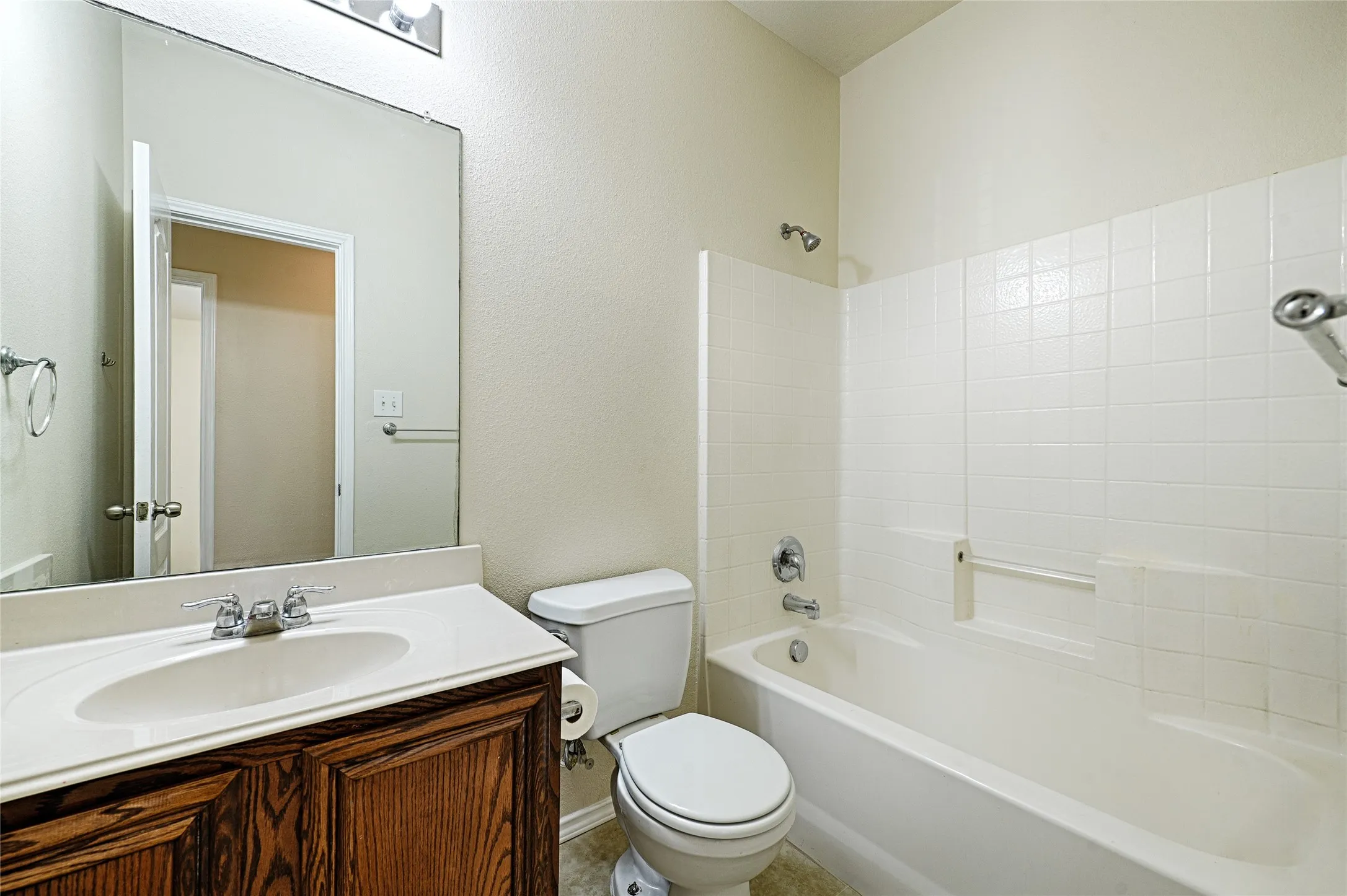 Single Family Residence For Sale in Collin County , 1200 Pine Forest Drive, Princeton, Texas 75407, 3 Bedroom, 2 Bathroom, 2 Garage spaces, 1,324 Sqft, built in 2010, mls#21410604, Real Estate Agent in Princeton, Homes For Sale in Collin county, Homes For Sale in Princeton, Realtor in Princeton Texas, Real Estate Brokerage Independent Realty Texas, Luminita Cordes Realtor