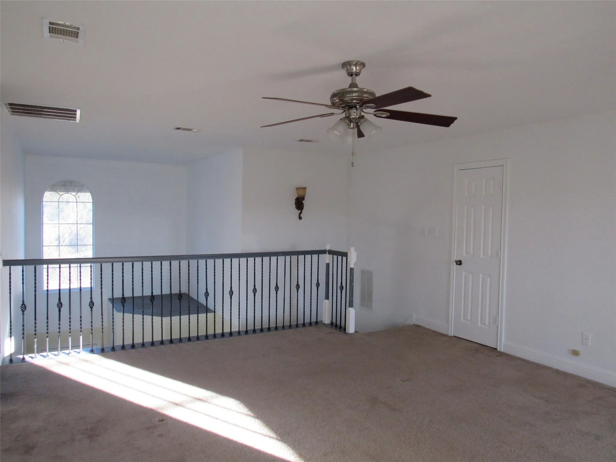 Single Family Residence For Sale in Hill County , 39220 Shadow Ridge Drive, Whitney, Texas 76692, 3 Bedroom, 3 Bathroom, 2 Garage spaces, 2,268 Sqft, built in 2006, mls#21411315, Real Estate Agent in Whitney, Homes For Sale in Hill county, Homes For Sale in Whitney, Realtor in Whitney Texas, Real Estate Brokerage Independent Realty Texas, Luminita Cordes Realtor