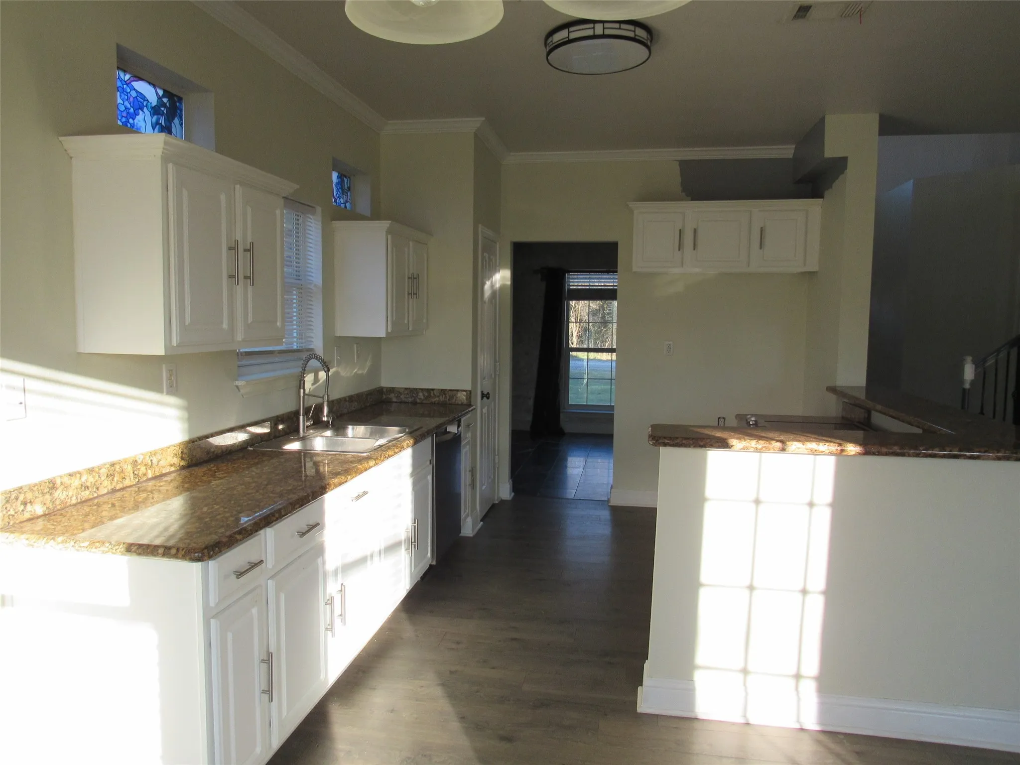 Single Family Residence For Sale in Hill County , 39220 Shadow Ridge Drive, Whitney, Texas 76692, 3 Bedroom, 3 Bathroom, 2 Garage spaces, 2,268 Sqft, built in 2006, mls#21411315, Real Estate Agent in Whitney, Homes For Sale in Hill county, Homes For Sale in Whitney, Realtor in Whitney Texas, Real Estate Brokerage Independent Realty Texas, Luminita Cordes Realtor