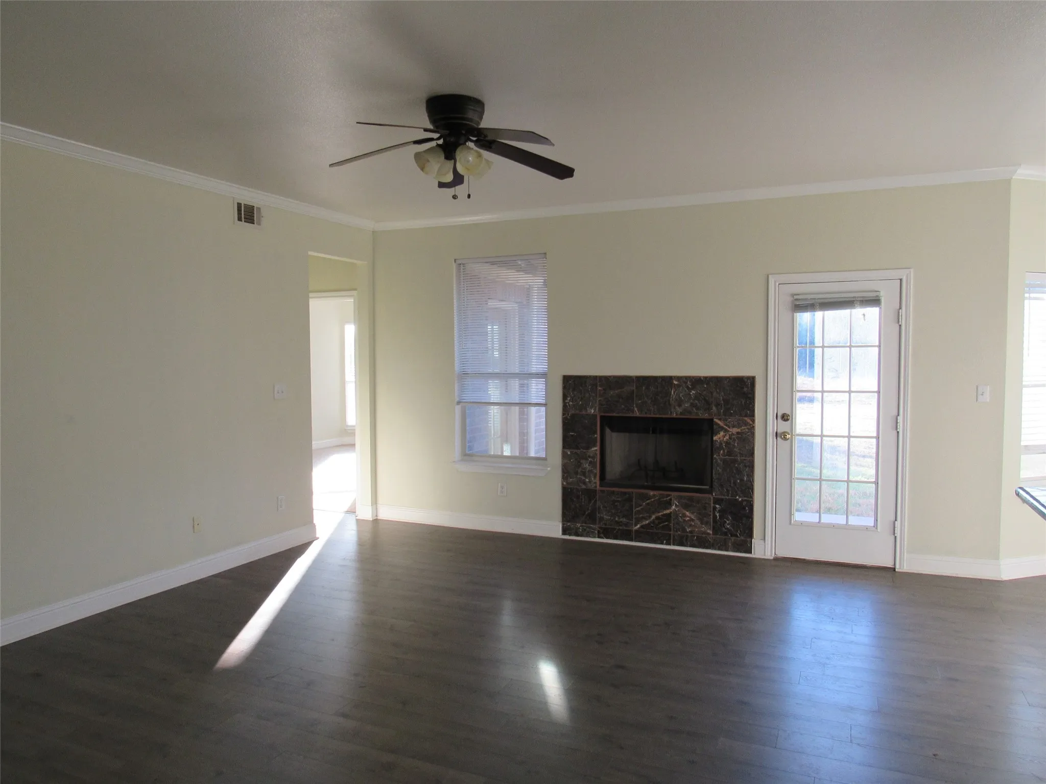Single Family Residence For Sale in Hill County , 39220 Shadow Ridge Drive, Whitney, Texas 76692, 3 Bedroom, 3 Bathroom, 2 Garage spaces, 2,268 Sqft, built in 2006, mls#21411315, Real Estate Agent in Whitney, Homes For Sale in Hill county, Homes For Sale in Whitney, Realtor in Whitney Texas, Real Estate Brokerage Independent Realty Texas, Luminita Cordes Realtor