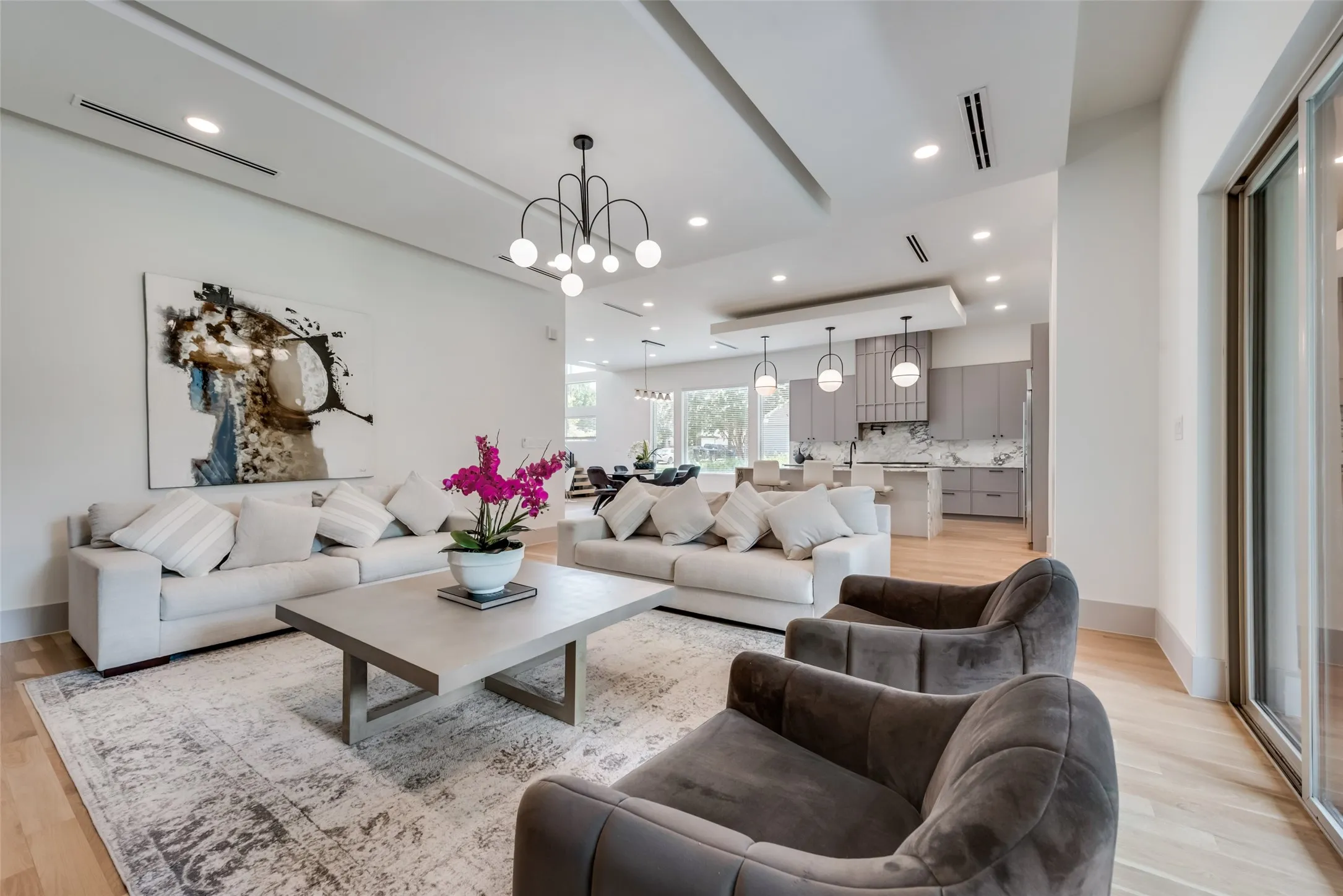 Single Family Residence For Rent in Dallas County , 4528 W Amherst Avenue, Dallas, Texas 75209, 5 Bedroom, 6 Bathroom, 2 Garage spaces, 4,501 Sqft, built in 2019, mls#21411325, Real Estate Agent in Dallas, Homes For Rent in Dallas county, Homes For Rent in Dallas, Realtor in Dallas Texas, Real Estate Brokerage Independent Realty Texas, Luminita Cordes Realtor
