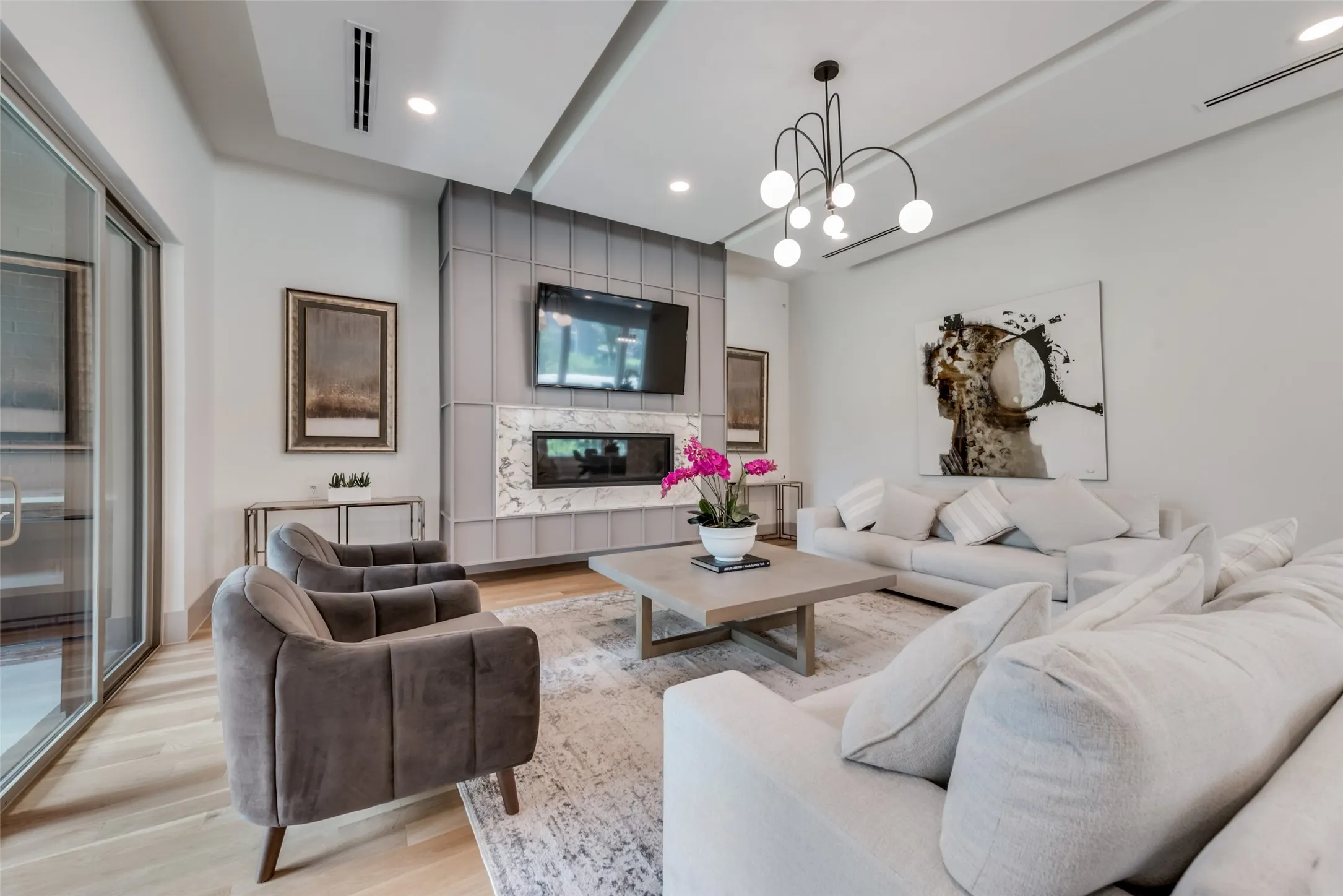 Single Family Residence For Rent in Dallas County , 4528 W Amherst Avenue, Dallas, Texas 75209, 5 Bedroom, 6 Bathroom, 2 Garage spaces, 4,501 Sqft, built in 2019, mls#21411325, Real Estate Agent in Dallas, Homes For Rent in Dallas county, Homes For Rent in Dallas, Realtor in Dallas Texas, Real Estate Brokerage Independent Realty Texas, Luminita Cordes Realtor