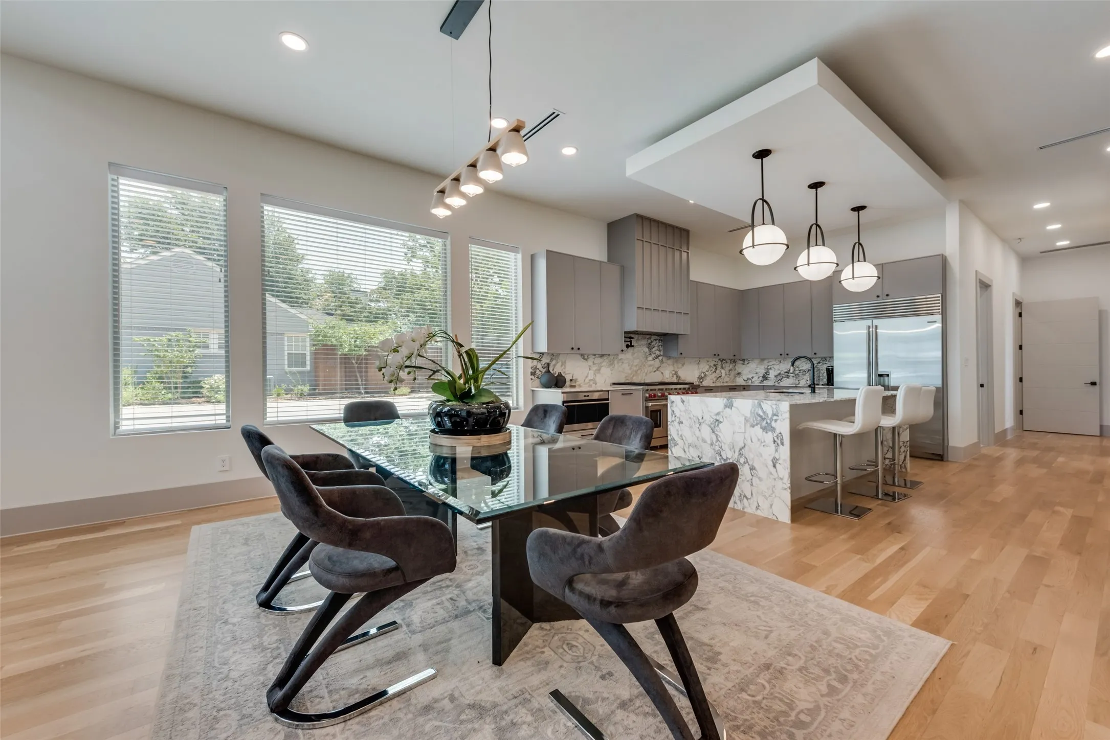 Single Family Residence For Rent in Dallas County , 4528 W Amherst Avenue, Dallas, Texas 75209, 5 Bedroom, 6 Bathroom, 2 Garage spaces, 4,501 Sqft, built in 2019, mls#21411325, Real Estate Agent in Dallas, Homes For Rent in Dallas county, Homes For Rent in Dallas, Realtor in Dallas Texas, Real Estate Brokerage Independent Realty Texas, Luminita Cordes Realtor