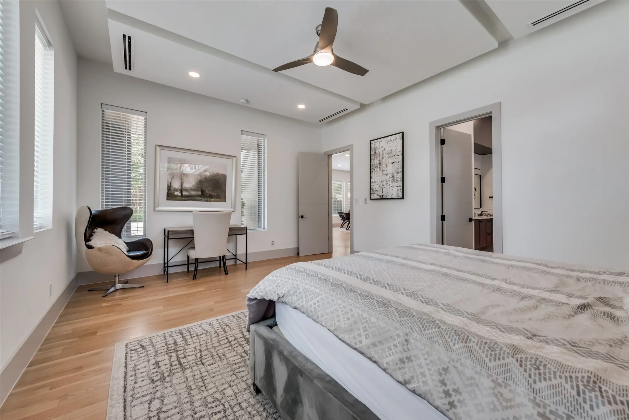 Single Family Residence For Rent in Dallas County , 4528 W Amherst Avenue, Dallas, Texas 75209, 5 Bedroom, 6 Bathroom, 2 Garage spaces, 4,501 Sqft, built in 2019, mls#21411325, Real Estate Agent in Dallas, Homes For Rent in Dallas county, Homes For Rent in Dallas, Realtor in Dallas Texas, Real Estate Brokerage Independent Realty Texas, Luminita Cordes Realtor