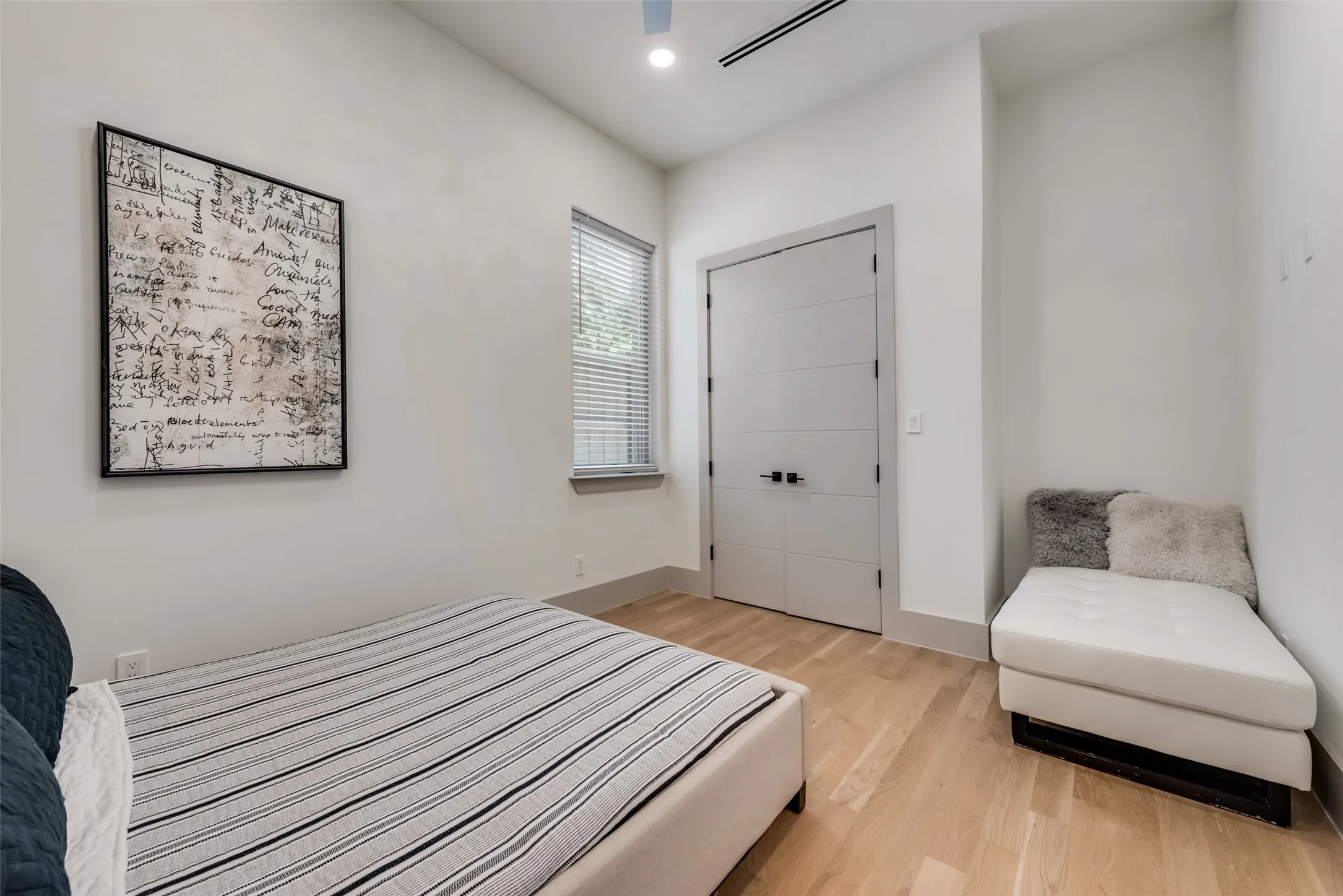 Single Family Residence For Rent in Dallas County , 4528 W Amherst Avenue, Dallas, Texas 75209, 5 Bedroom, 6 Bathroom, 2 Garage spaces, 4,501 Sqft, built in 2019, mls#21411325, Real Estate Agent in Dallas, Homes For Rent in Dallas county, Homes For Rent in Dallas, Realtor in Dallas Texas, Real Estate Brokerage Independent Realty Texas, Luminita Cordes Realtor