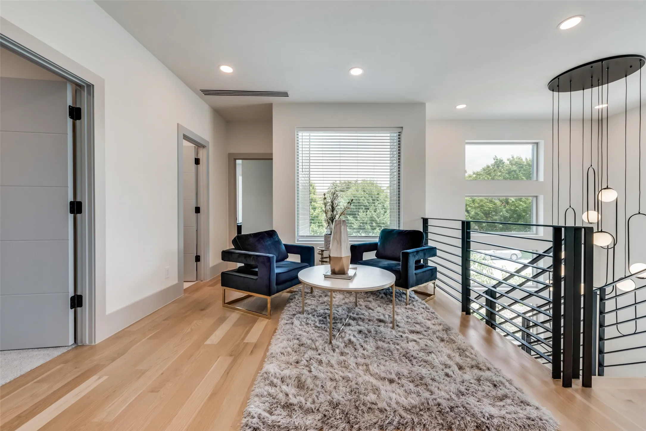 Single Family Residence For Rent in Dallas County , 4528 W Amherst Avenue, Dallas, Texas 75209, 5 Bedroom, 6 Bathroom, 2 Garage spaces, 4,501 Sqft, built in 2019, mls#21411325, Real Estate Agent in Dallas, Homes For Rent in Dallas county, Homes For Rent in Dallas, Realtor in Dallas Texas, Real Estate Brokerage Independent Realty Texas, Luminita Cordes Realtor