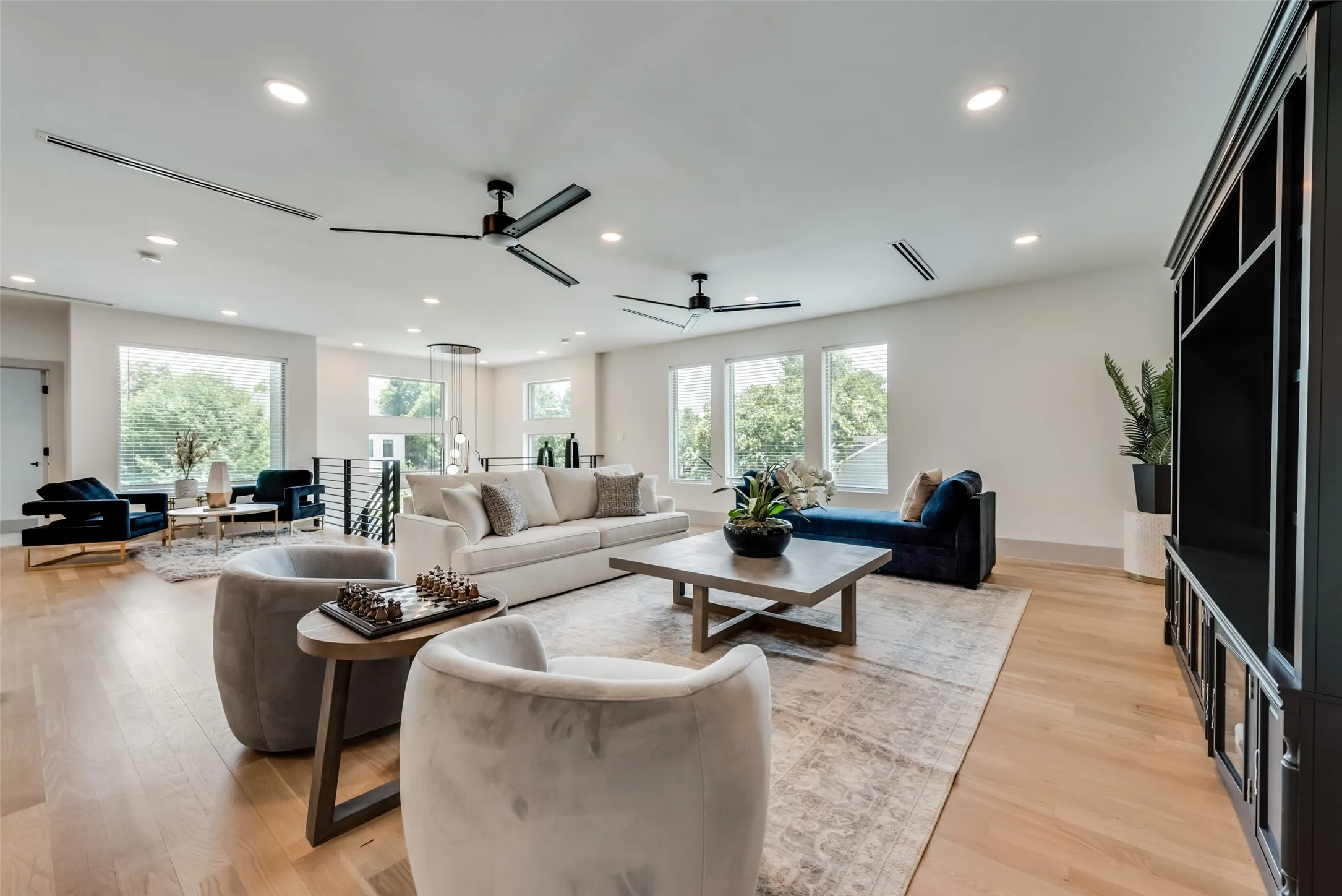 Single Family Residence For Rent in Dallas County , 4528 W Amherst Avenue, Dallas, Texas 75209, 5 Bedroom, 6 Bathroom, 2 Garage spaces, 4,501 Sqft, built in 2019, mls#21411325, Real Estate Agent in Dallas, Homes For Rent in Dallas county, Homes For Rent in Dallas, Realtor in Dallas Texas, Real Estate Brokerage Independent Realty Texas, Luminita Cordes Realtor