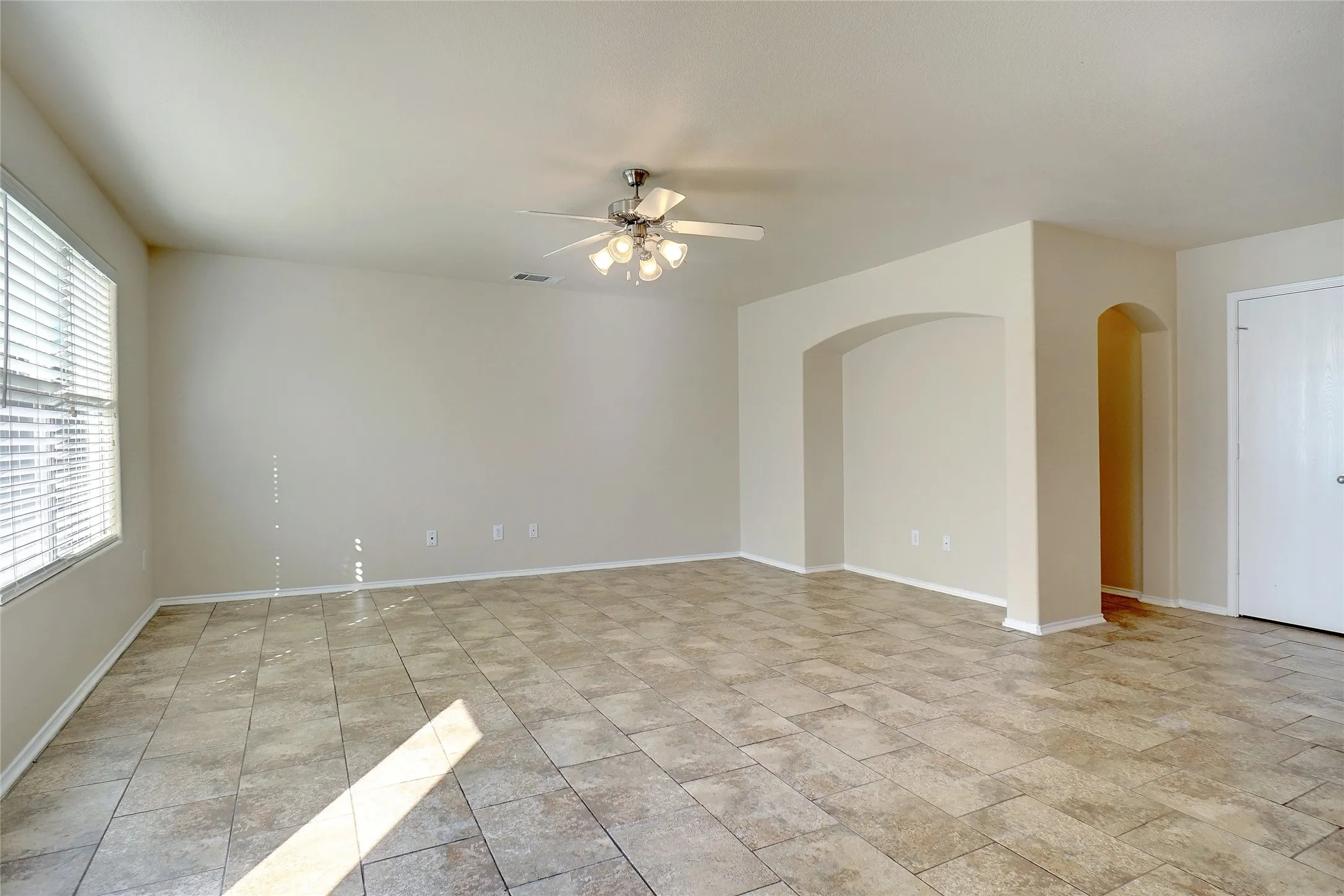 Duplex For Rent in Tarrant County , 7421 Cowhand Court, Fort Worth, Texas 76131, 3 Bedroom, 3 Bathroom, 2 Garage spaces, 1,465 Sqft, built in 2006, mls#21411328, Real Estate Agent in Fort Worth, Homes For Rent in Tarrant county, Homes For Rent in Fort Worth, Realtor in Fort Worth Texas, Real Estate Brokerage Independent Realty Texas, Luminita Cordes Realtor