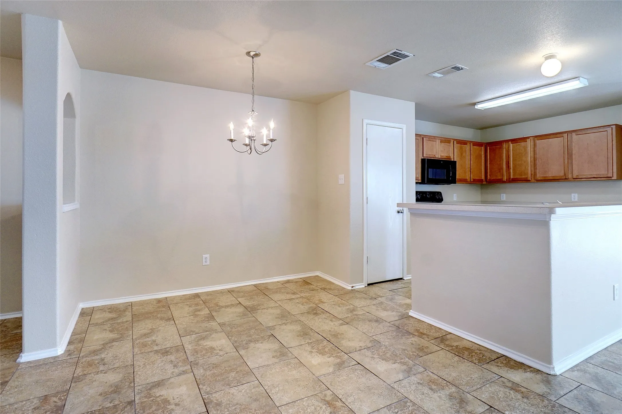 Duplex For Rent in Tarrant County , 7421 Cowhand Court, Fort Worth, Texas 76131, 3 Bedroom, 3 Bathroom, 2 Garage spaces, 1,465 Sqft, built in 2006, mls#21411328, Real Estate Agent in Fort Worth, Homes For Rent in Tarrant county, Homes For Rent in Fort Worth, Realtor in Fort Worth Texas, Real Estate Brokerage Independent Realty Texas, Luminita Cordes Realtor