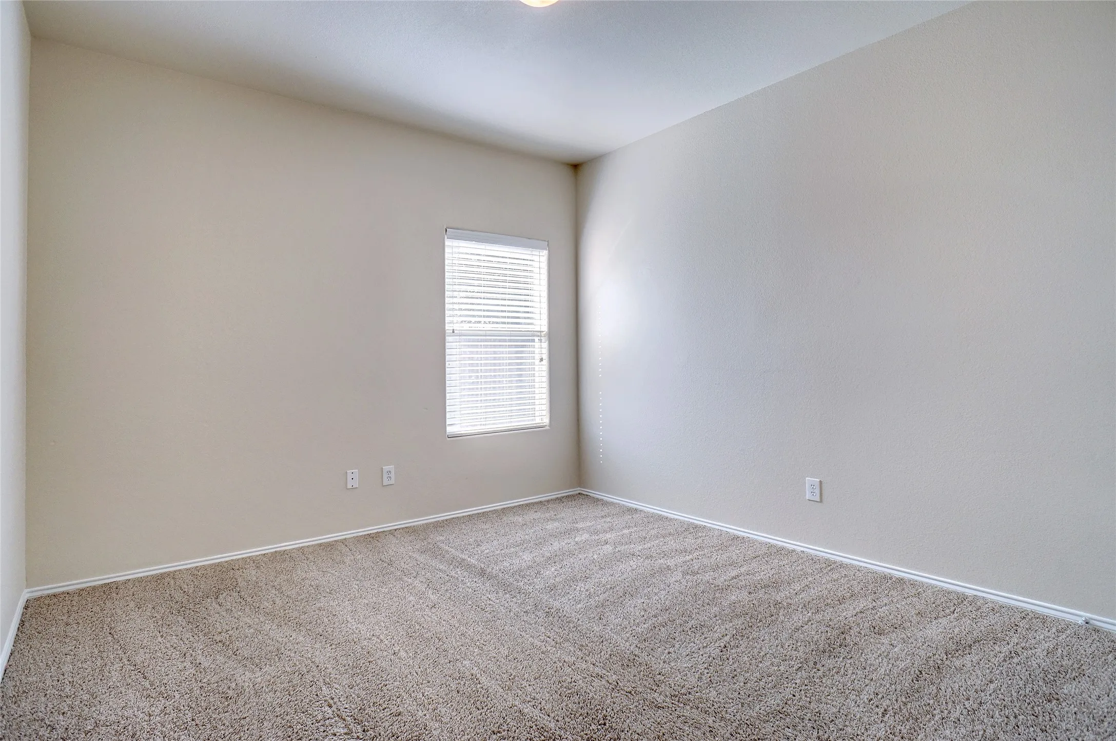 Duplex For Rent in Tarrant County , 7421 Cowhand Court, Fort Worth, Texas 76131, 3 Bedroom, 3 Bathroom, 2 Garage spaces, 1,465 Sqft, built in 2006, mls#21411328, Real Estate Agent in Fort Worth, Homes For Rent in Tarrant county, Homes For Rent in Fort Worth, Realtor in Fort Worth Texas, Real Estate Brokerage Independent Realty Texas, Luminita Cordes Realtor