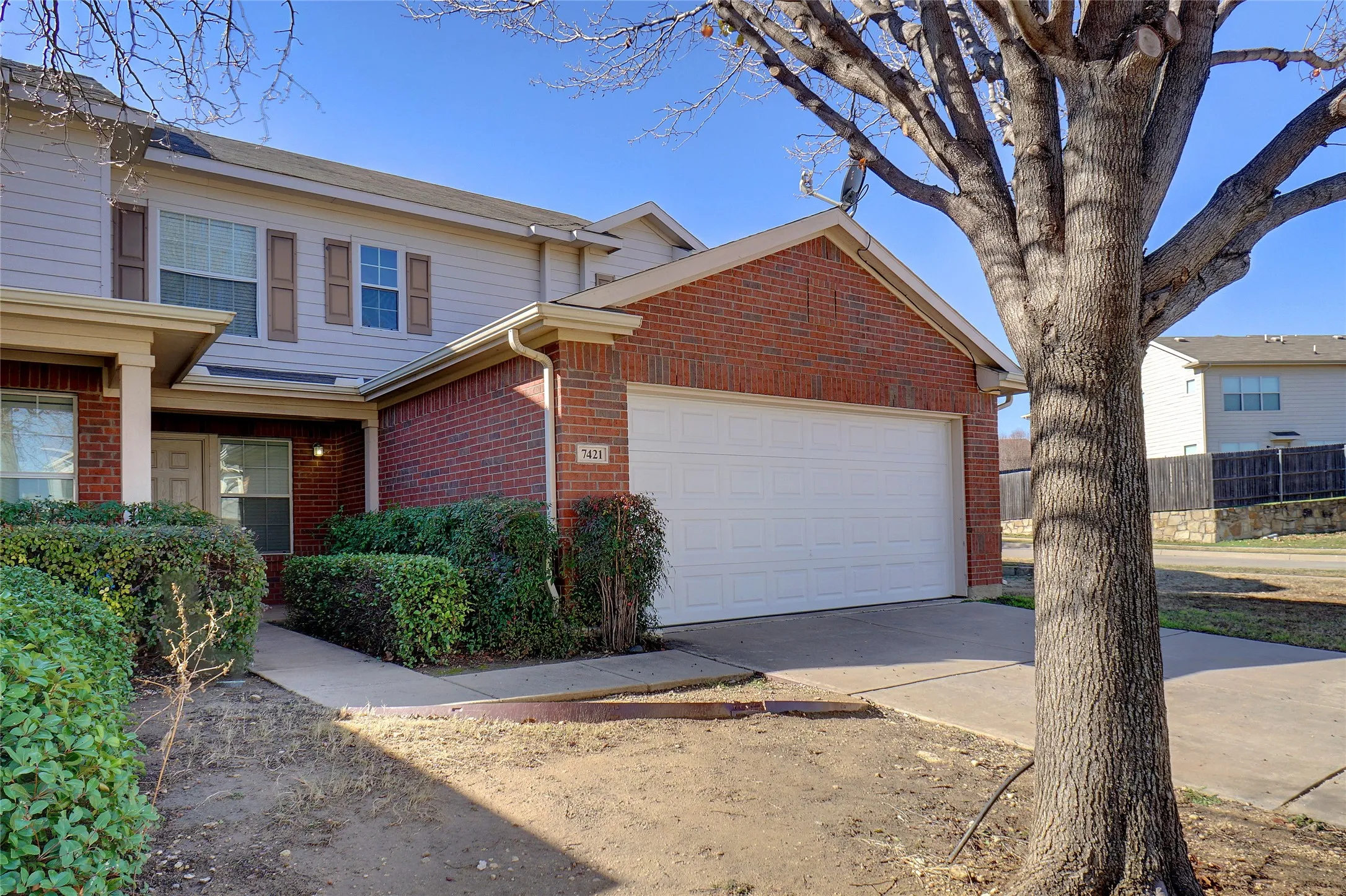 Duplex For Rent in Tarrant County , 7421 Cowhand Court, Fort Worth, Texas 76131, 3 Bedroom, 3 Bathroom, 2 Garage spaces, 1,465 Sqft, built in 2006, mls#21411328, Real Estate Agent in Fort Worth, Homes For Rent in Tarrant county, Homes For Rent in Fort Worth, Realtor in Fort Worth Texas, Real Estate Brokerage Independent Realty Texas, Luminita Cordes Realtor