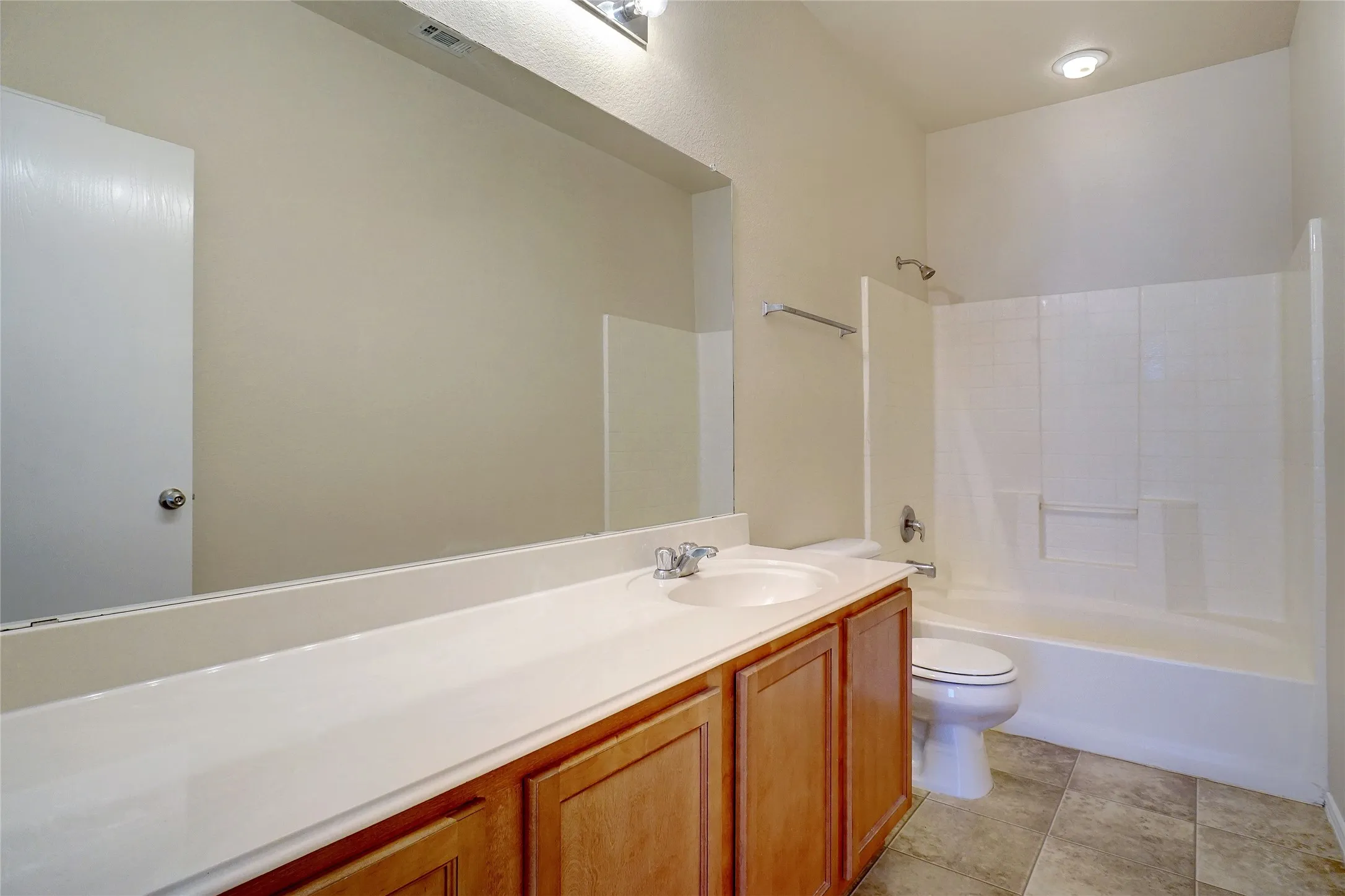 Duplex For Rent in Tarrant County , 7421 Cowhand Court, Fort Worth, Texas 76131, 3 Bedroom, 3 Bathroom, 2 Garage spaces, 1,465 Sqft, built in 2006, mls#21411328, Real Estate Agent in Fort Worth, Homes For Rent in Tarrant county, Homes For Rent in Fort Worth, Realtor in Fort Worth Texas, Real Estate Brokerage Independent Realty Texas, Luminita Cordes Realtor