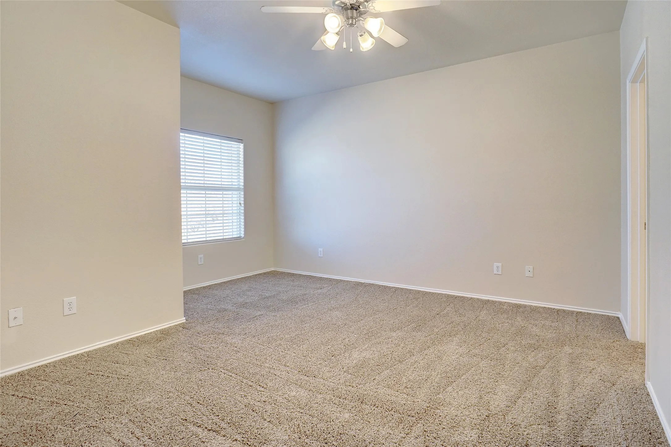 Duplex For Rent in Tarrant County , 7421 Cowhand Court, Fort Worth, Texas 76131, 3 Bedroom, 3 Bathroom, 2 Garage spaces, 1,465 Sqft, built in 2006, mls#21411328, Real Estate Agent in Fort Worth, Homes For Rent in Tarrant county, Homes For Rent in Fort Worth, Realtor in Fort Worth Texas, Real Estate Brokerage Independent Realty Texas, Luminita Cordes Realtor