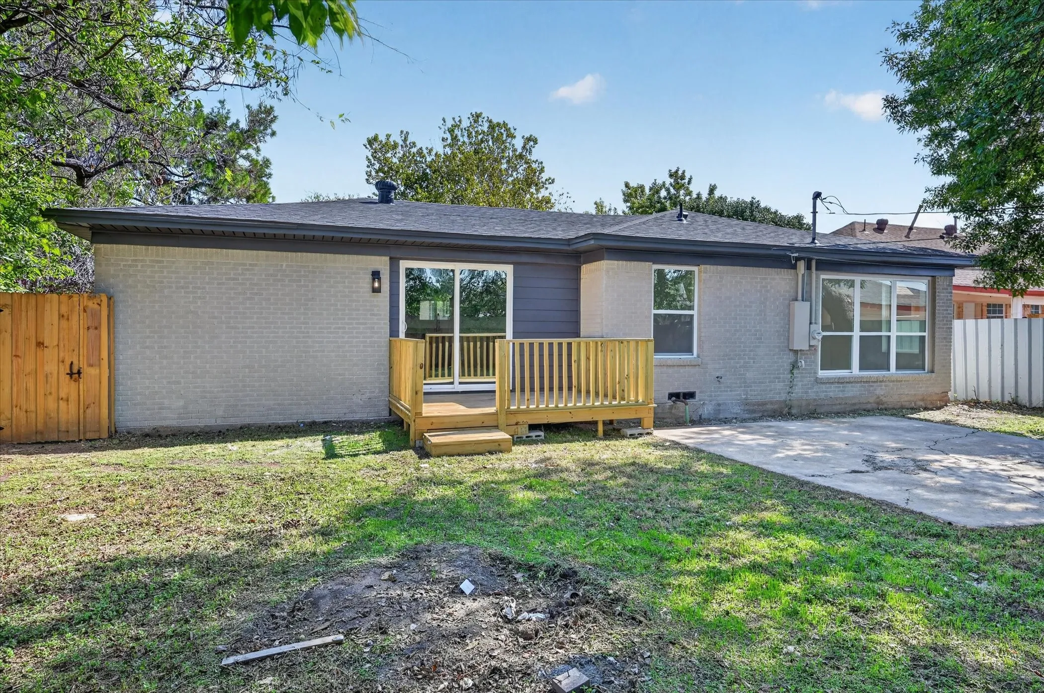 Single Family Residence For Sale in Dallas County , 2009 Las Cruces Lane, Dallas, Texas 75217, 4 Bedroom, 2 Bathroom, 1 Garage spaces, 1,462 Sqft, built in 1954, mls#21411314, Real Estate Agent in Dallas, Homes For Sale in Dallas county, Homes For Sale in Dallas, Realtor in Dallas Texas, Real Estate Brokerage Independent Realty Texas, Luminita Cordes Realtor