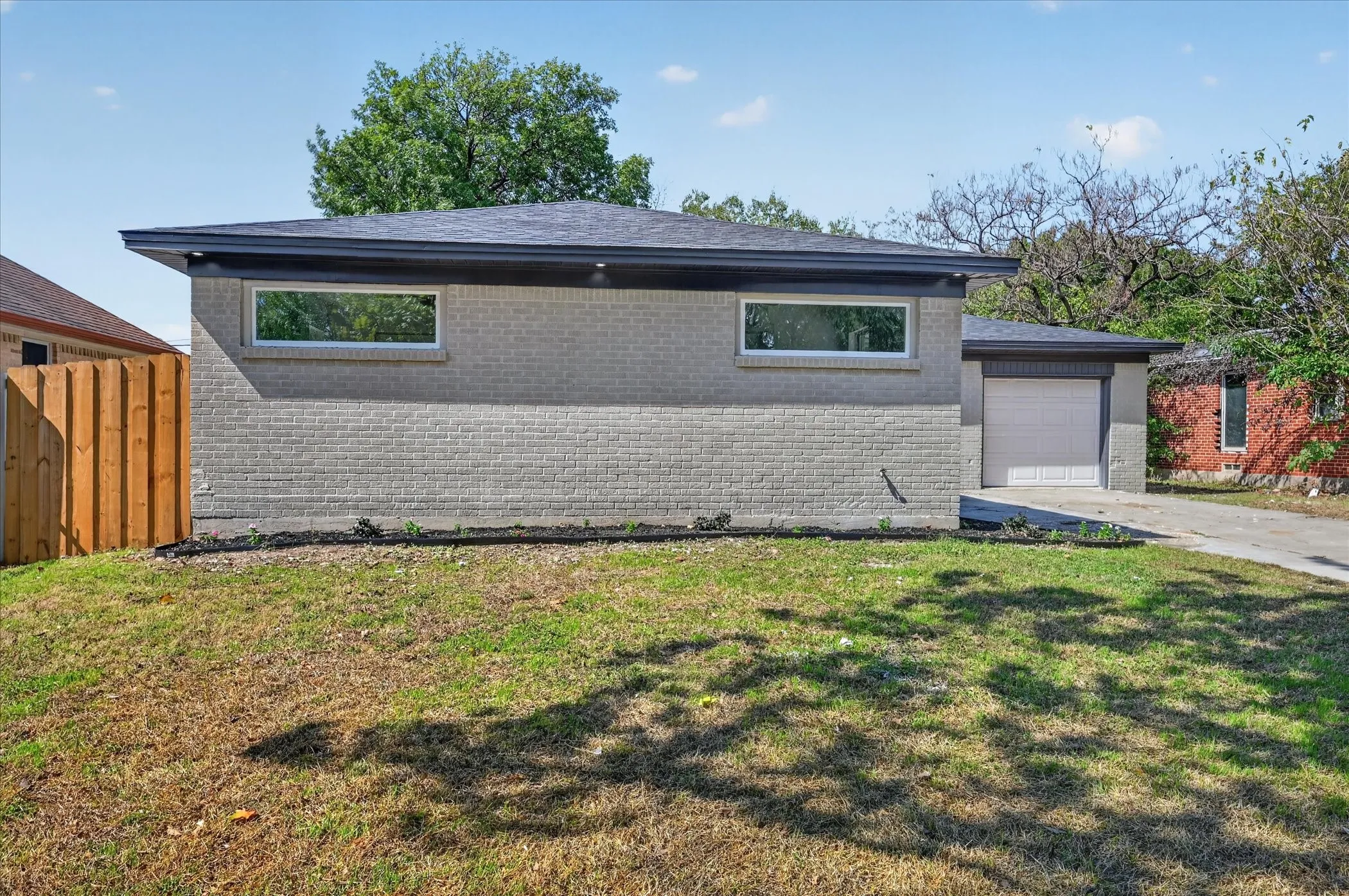 Single Family Residence For Sale in Dallas County , 2009 Las Cruces Lane, Dallas, Texas 75217, 4 Bedroom, 2 Bathroom, 1 Garage spaces, 1,462 Sqft, built in 1954, mls#21411314, Real Estate Agent in Dallas, Homes For Sale in Dallas county, Homes For Sale in Dallas, Realtor in Dallas Texas, Real Estate Brokerage Independent Realty Texas, Luminita Cordes Realtor