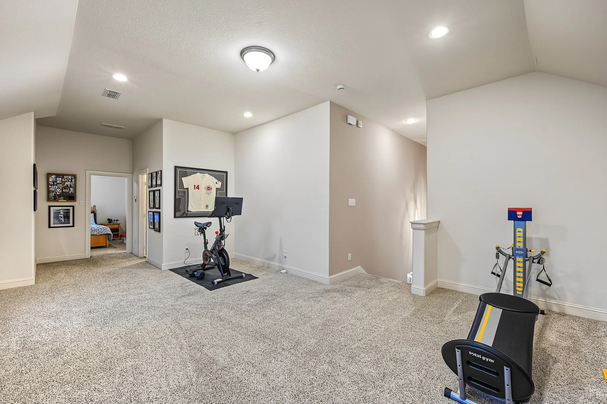 Single Family Residence For Sale in Tarrant County , 501 Rawhide Path, Keller, Texas 76248, 4 Bedroom, 3 Bathroom, 3 Garage spaces, 4,234 Sqft, built in 2015, mls#21408243, Real Estate Agent in Keller, Homes For Sale in Tarrant county, Homes For Sale in Keller, Realtor in Keller Texas, Real Estate Brokerage Independent Realty Texas, Luminita Cordes Realtor