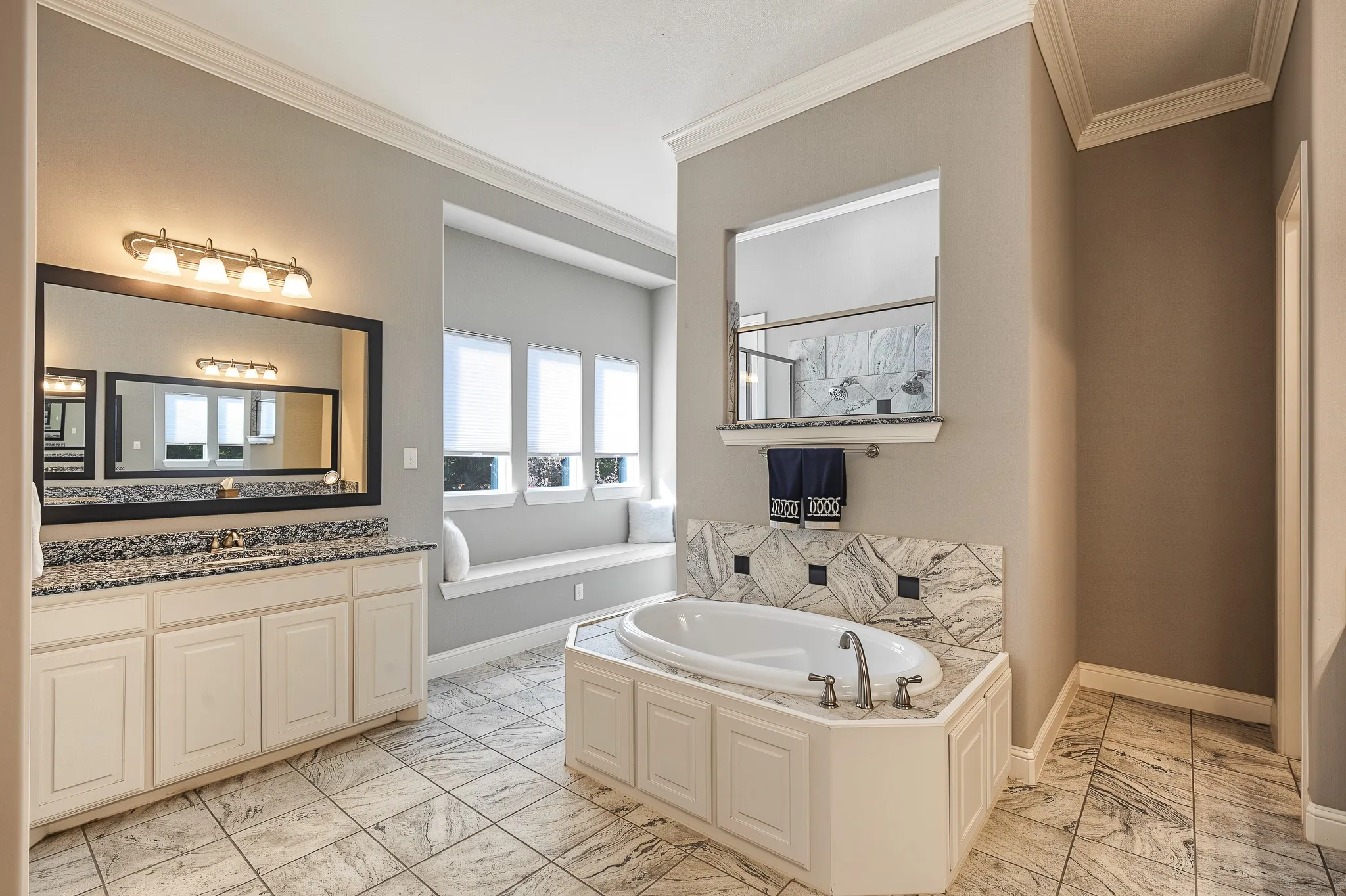 Single Family Residence For Sale in Tarrant County , 501 Rawhide Path, Keller, Texas 76248, 4 Bedroom, 3 Bathroom, 3 Garage spaces, 4,234 Sqft, built in 2015, mls#21408243, Real Estate Agent in Keller, Homes For Sale in Tarrant county, Homes For Sale in Keller, Realtor in Keller Texas, Real Estate Brokerage Independent Realty Texas, Luminita Cordes Realtor