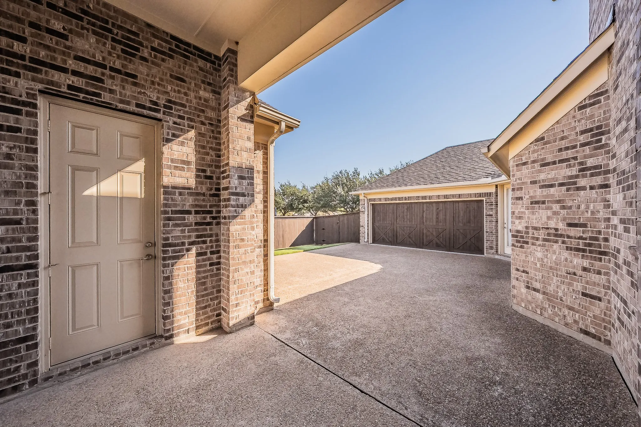 Single Family Residence For Sale in Tarrant County , 501 Rawhide Path, Keller, Texas 76248, 4 Bedroom, 3 Bathroom, 3 Garage spaces, 4,234 Sqft, built in 2015, mls#21408243, Real Estate Agent in Keller, Homes For Sale in Tarrant county, Homes For Sale in Keller, Realtor in Keller Texas, Real Estate Brokerage Independent Realty Texas, Luminita Cordes Realtor