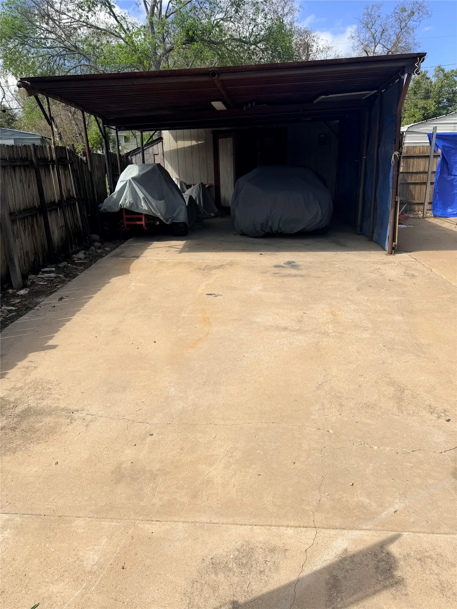 Single Family Residence For Sale in Tarrant County , 2725 San Benito Street, Sansom Park, Texas 76114, 3 Bedroom, 2 Bathroom, Garage spaces, 1,134 Sqft, built in 1950, mls#21410790, Real Estate Agent in Sansom Park, Homes For Sale in Tarrant county, Homes For Sale in Sansom Park, Realtor in Sansom Park Texas, Real Estate Brokerage Independent Realty Texas, Luminita Cordes Realtor