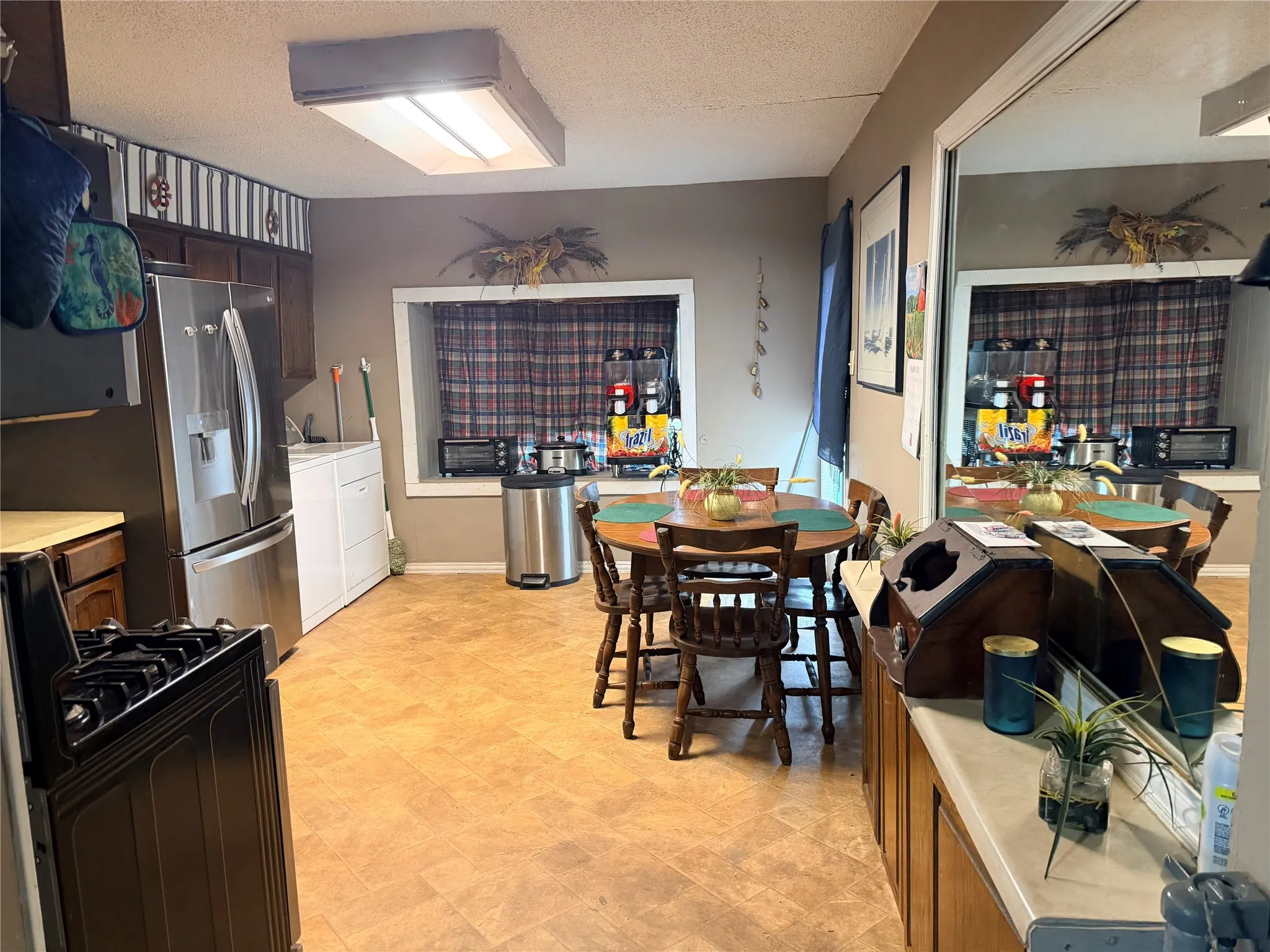 Single Family Residence For Sale in Tarrant County , 2725 San Benito Street, Sansom Park, Texas 76114, 3 Bedroom, 2 Bathroom, Garage spaces, 1,134 Sqft, built in 1950, mls#21410790, Real Estate Agent in Sansom Park, Homes For Sale in Tarrant county, Homes For Sale in Sansom Park, Realtor in Sansom Park Texas, Real Estate Brokerage Independent Realty Texas, Luminita Cordes Realtor