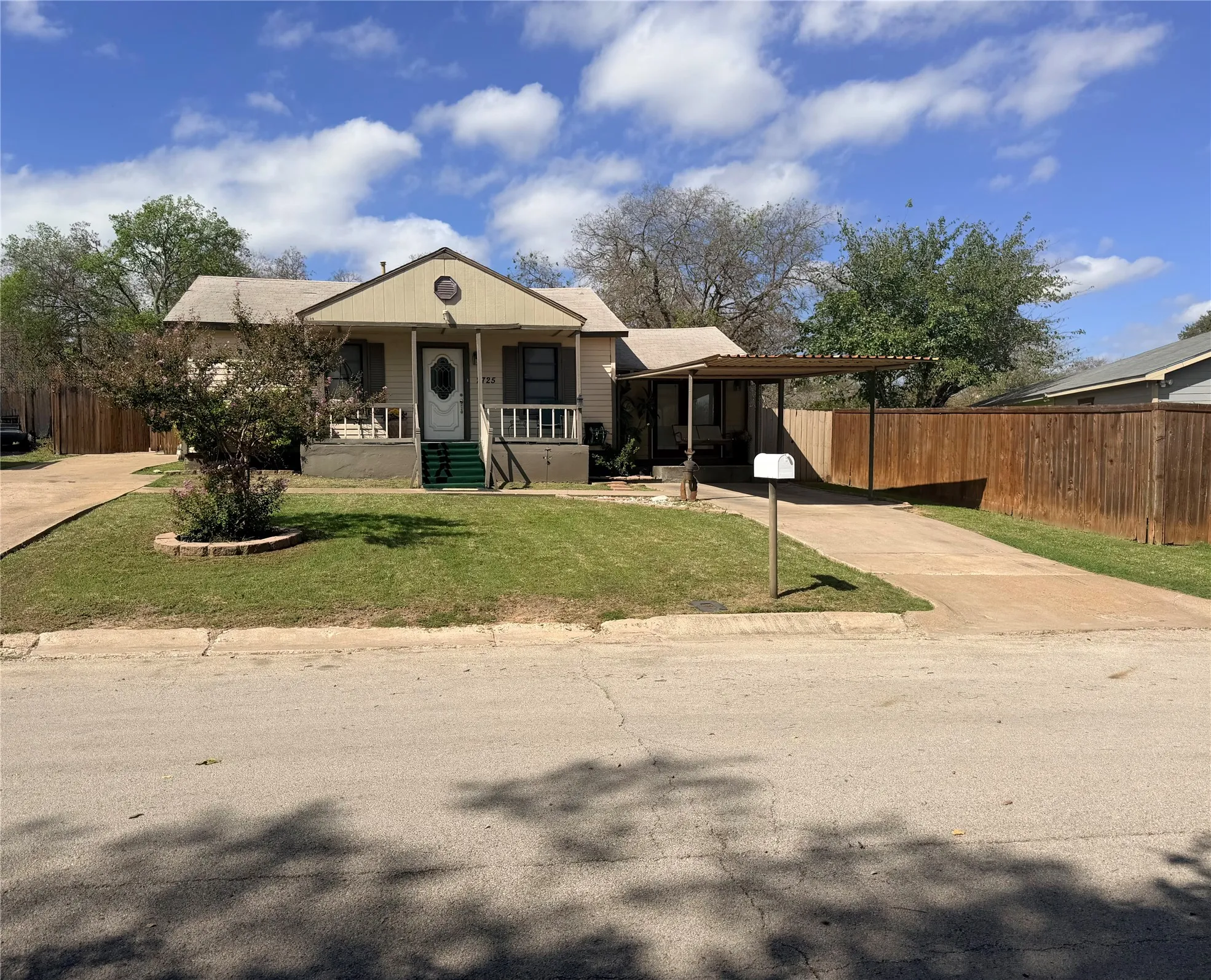 Single Family Residence For Sale