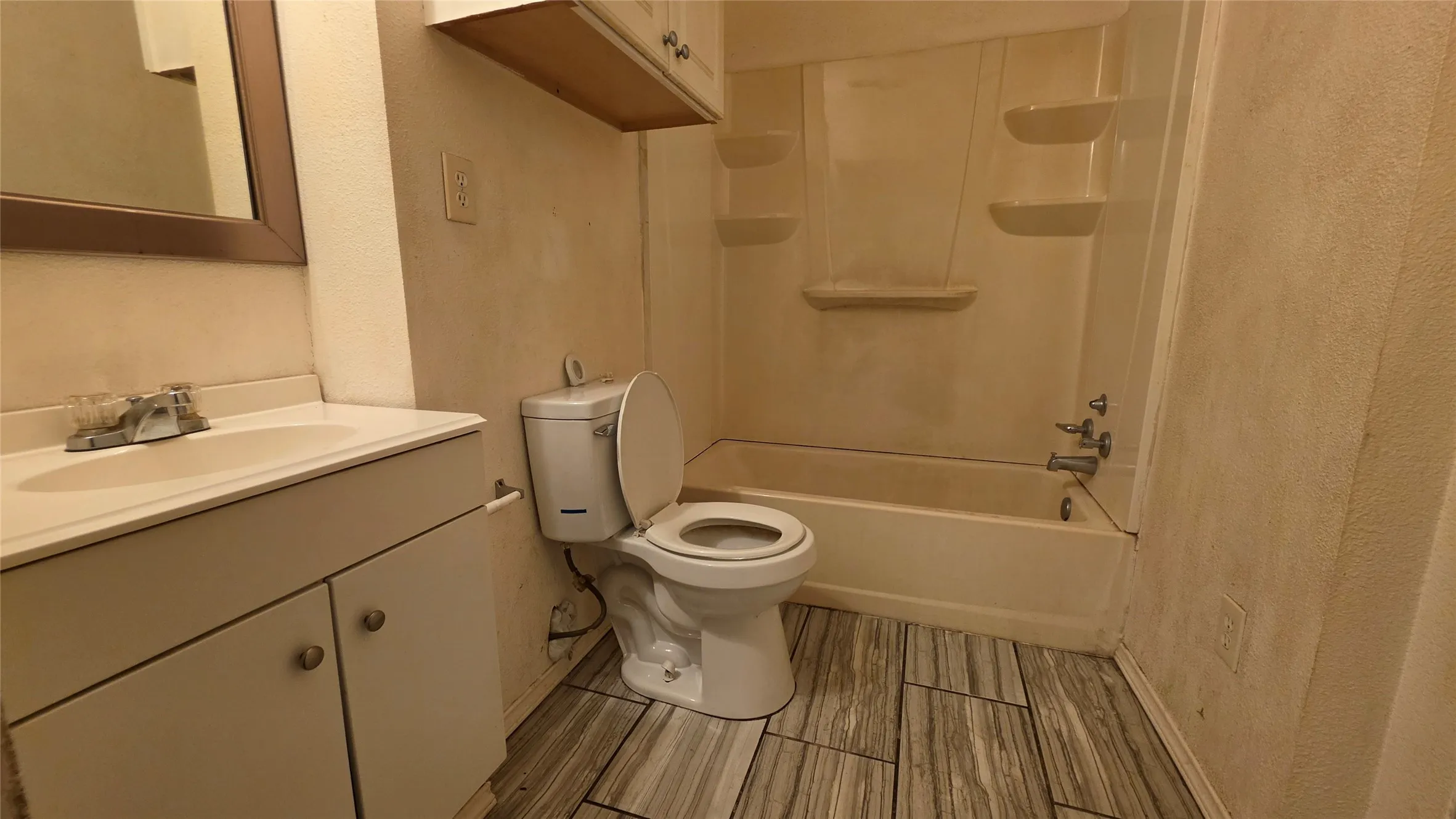 Single Family Residence For Sale in Collin County , 104 Short Street, Farmersville, Texas 75442, 2 Bedroom, 1 Bathroom, Garage spaces, 1,018 Sqft, built in 1960, mls#21411336, Real Estate Agent in Farmersville, Homes For Sale in Collin county, Homes For Sale in Farmersville, Realtor in Farmersville Texas, Real Estate Brokerage Independent Realty Texas, Luminita Cordes Realtor