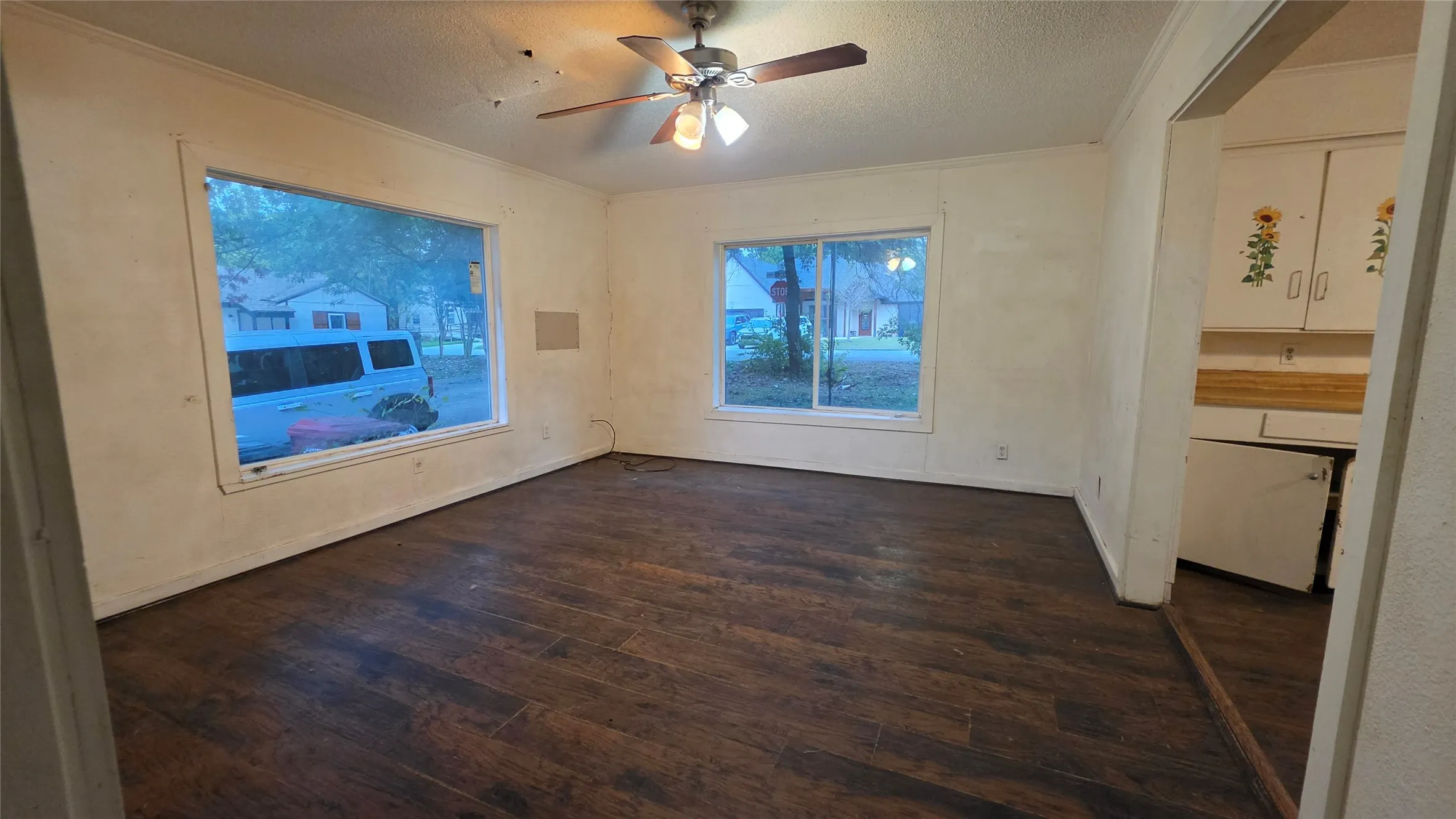 Single Family Residence For Sale in Collin County , 104 Short Street, Farmersville, Texas 75442, 2 Bedroom, 1 Bathroom, Garage spaces, 1,018 Sqft, built in 1960, mls#21411336, Real Estate Agent in Farmersville, Homes For Sale in Collin county, Homes For Sale in Farmersville, Realtor in Farmersville Texas, Real Estate Brokerage Independent Realty Texas, Luminita Cordes Realtor