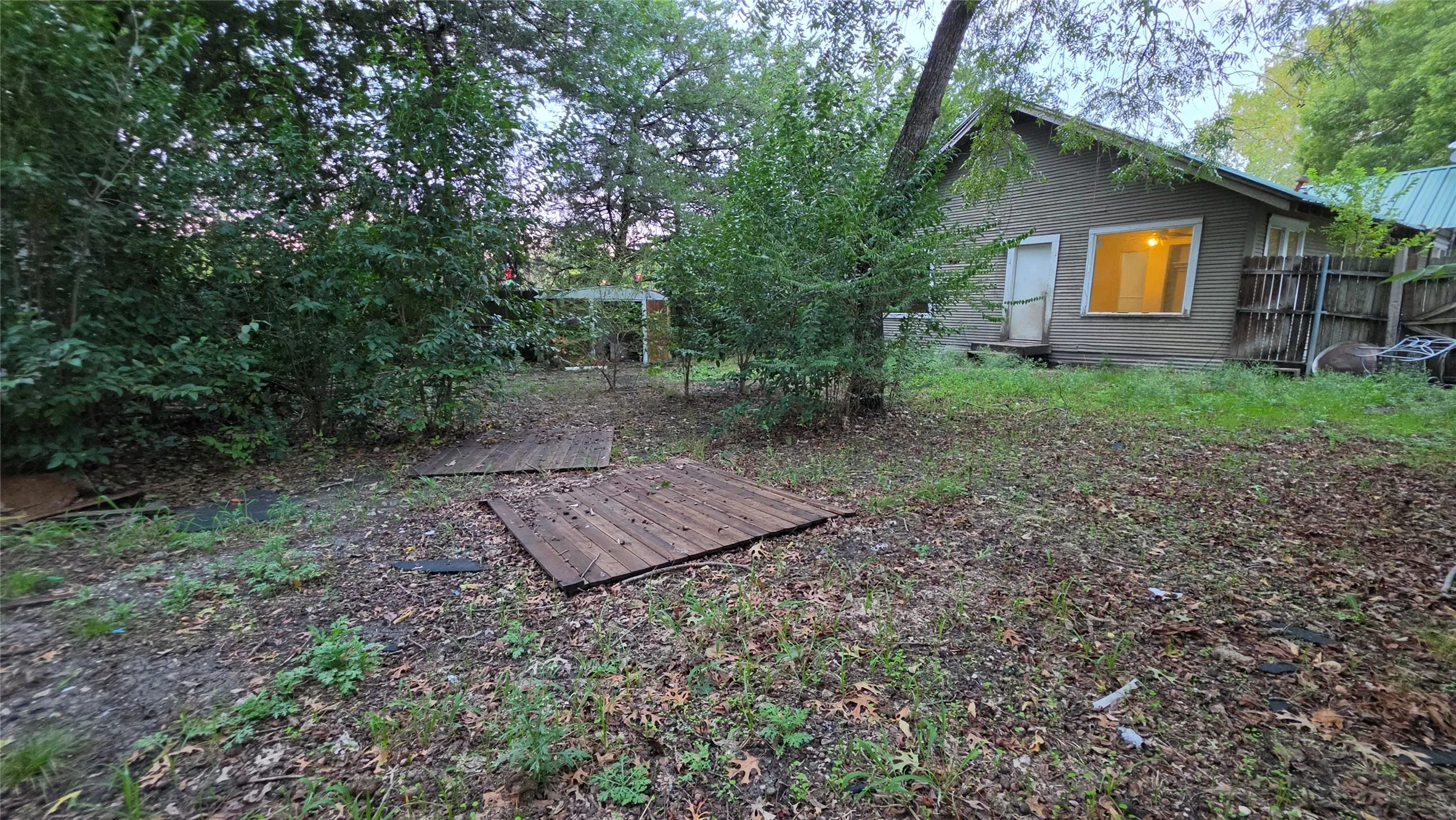 Single Family Residence For Sale in Collin County , 104 Short Street, Farmersville, Texas 75442, 2 Bedroom, 1 Bathroom, Garage spaces, 1,018 Sqft, built in 1960, mls#21411336, Real Estate Agent in Farmersville, Homes For Sale in Collin county, Homes For Sale in Farmersville, Realtor in Farmersville Texas, Real Estate Brokerage Independent Realty Texas, Luminita Cordes Realtor