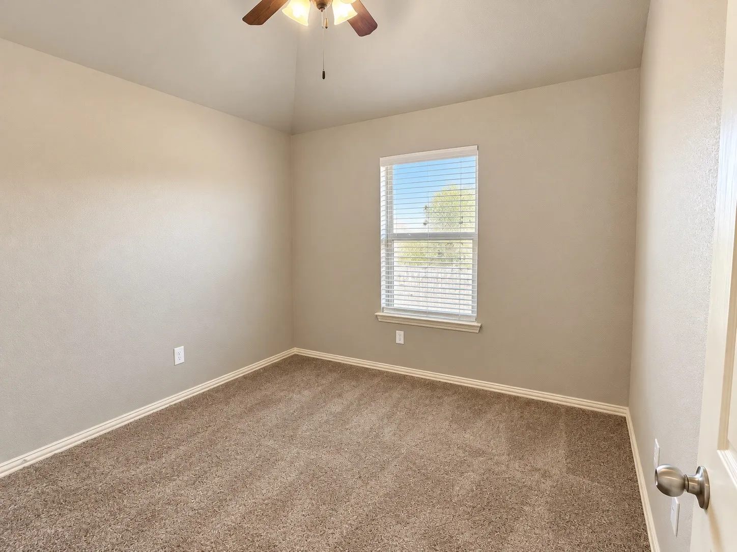 Single Family Residence For Rent in Hood County , 503 Mountain View Trail, Granbury, Texas 76049, 2 Bedroom, 1 Bathroom, Garage spaces, 888 Sqft, built in 2012, mls#21411340, Real Estate Agent in Granbury, Homes For Rent in Hood county, Homes For Rent in Granbury, Realtor in Granbury Texas, Real Estate Brokerage Independent Realty Texas, Luminita Cordes Realtor