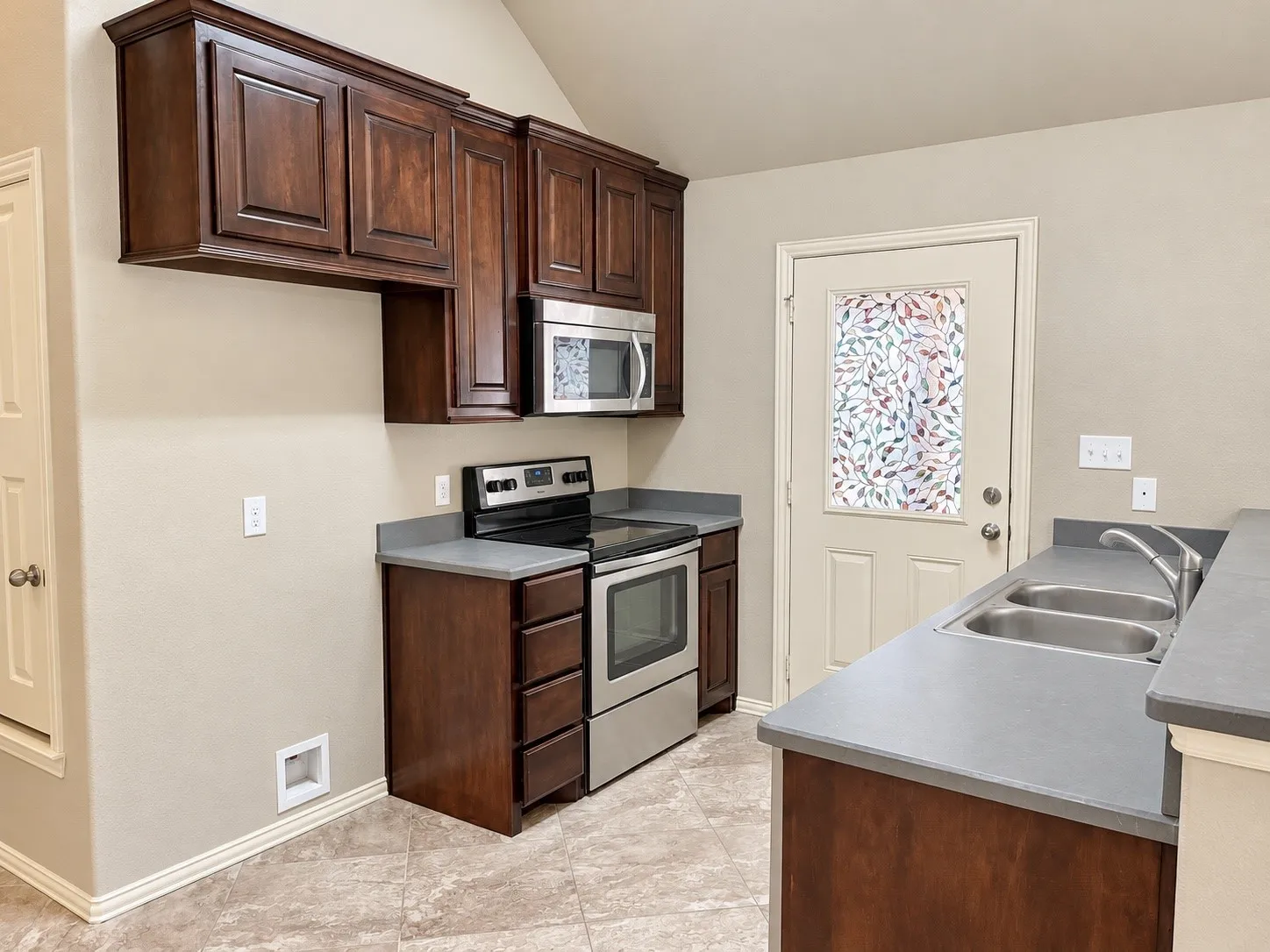 Single Family Residence For Rent in Hood County , 503 Mountain View Trail, Granbury, Texas 76049, 2 Bedroom, 1 Bathroom, Garage spaces, 888 Sqft, built in 2012, mls#21411340, Real Estate Agent in Granbury, Homes For Rent in Hood county, Homes For Rent in Granbury, Realtor in Granbury Texas, Real Estate Brokerage Independent Realty Texas, Luminita Cordes Realtor